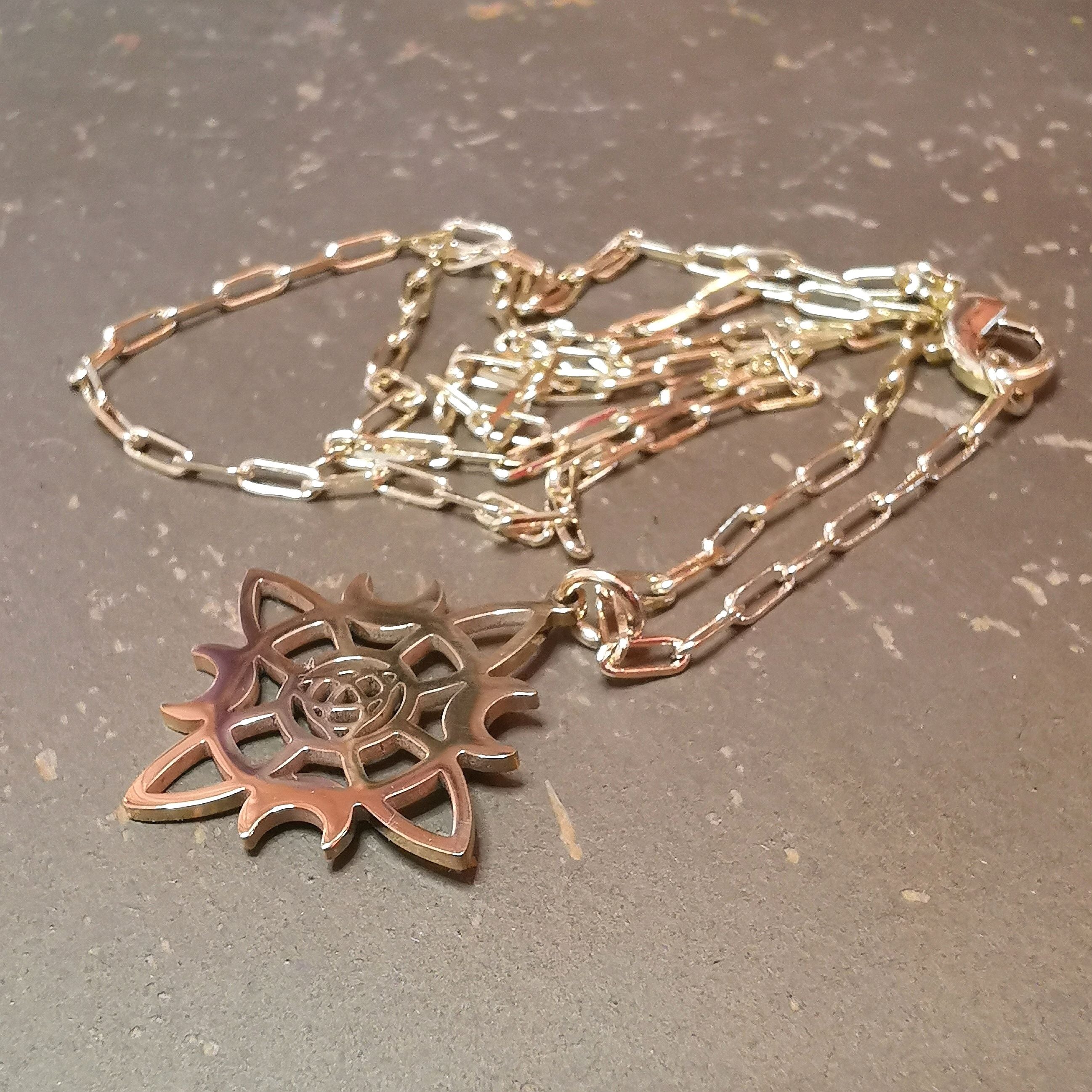 Hexenknoten Karma Kette Gold – Schutz, Intuition & magische Kraft