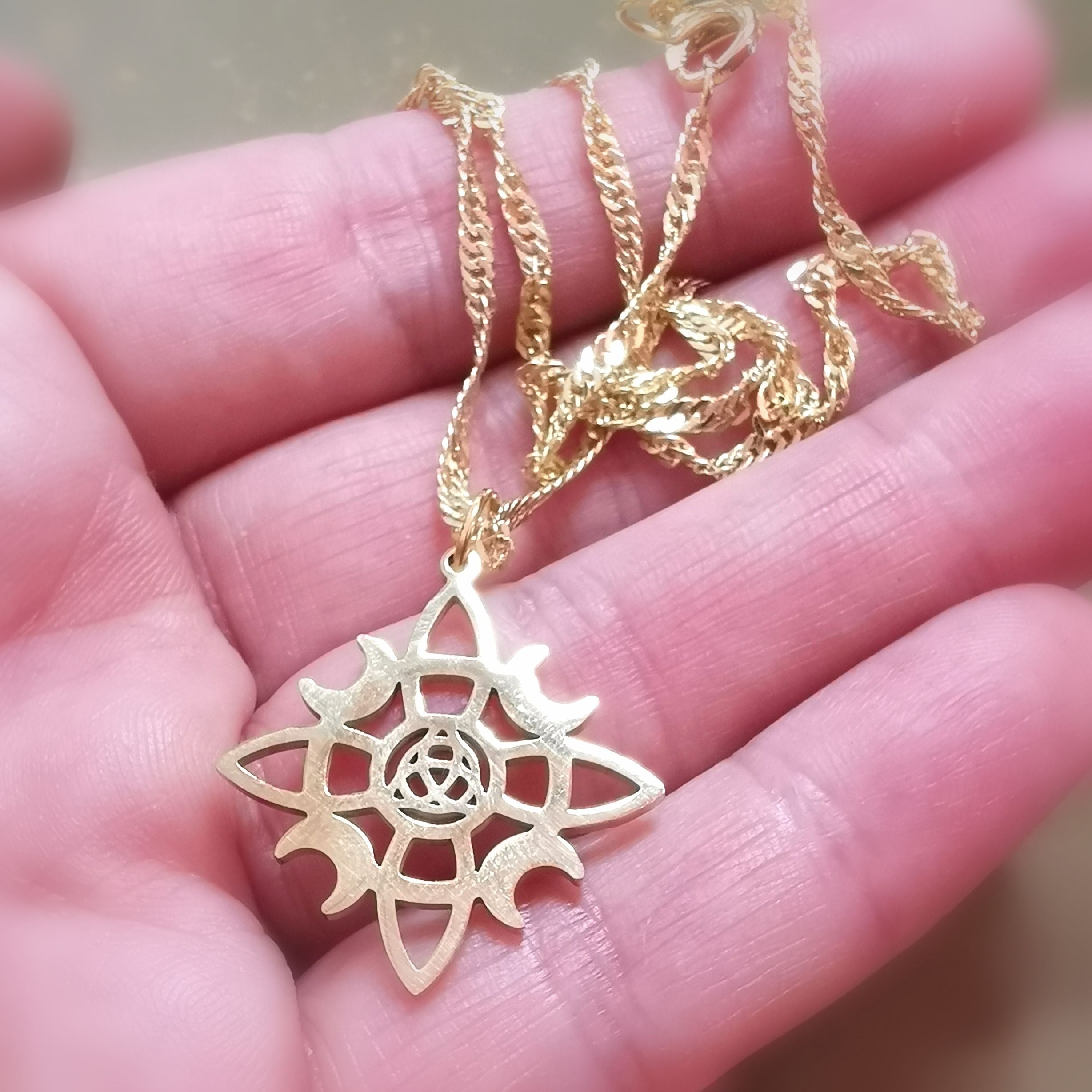 Hexenknoten Karma Kette Gold – Schutz, Intuition & magische Kraft