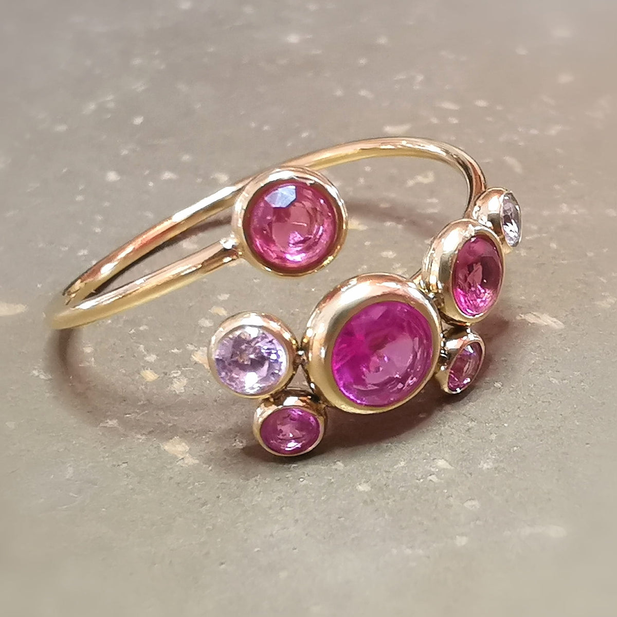 Zirkonia Cluster Ring Pink – Sparkle & Lebensfreude Zirkonia · Edelstahl vergoldet