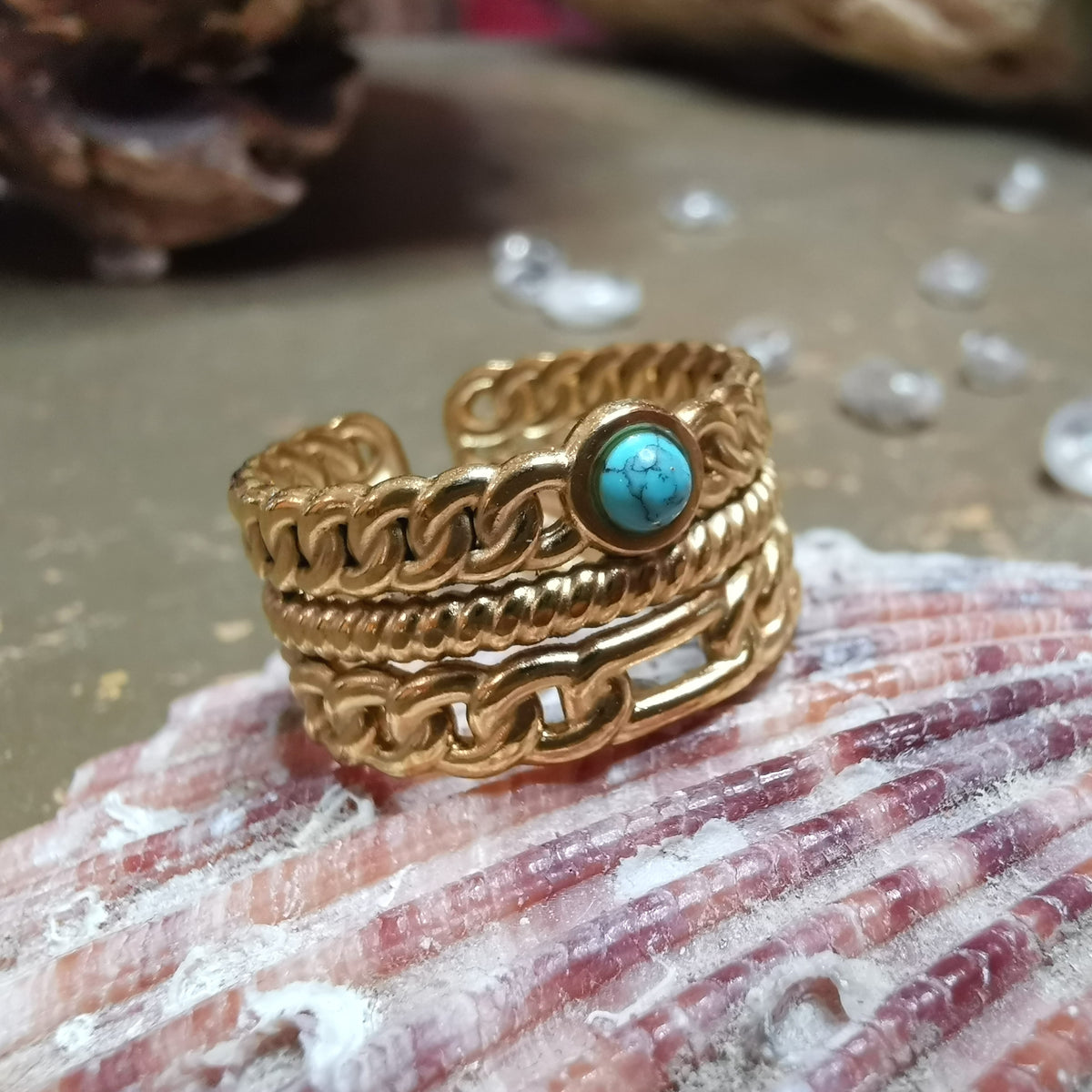 Gold Edelstahl Ring mit Türkis Howlith – verstellbar, Boho Schmuck & Schutz