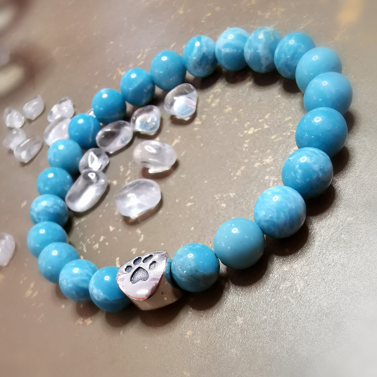 Larimar Brasilien Edelstein Karma Armband mit Pfote – Tierliebe, Vertrauen & Verbundenheit