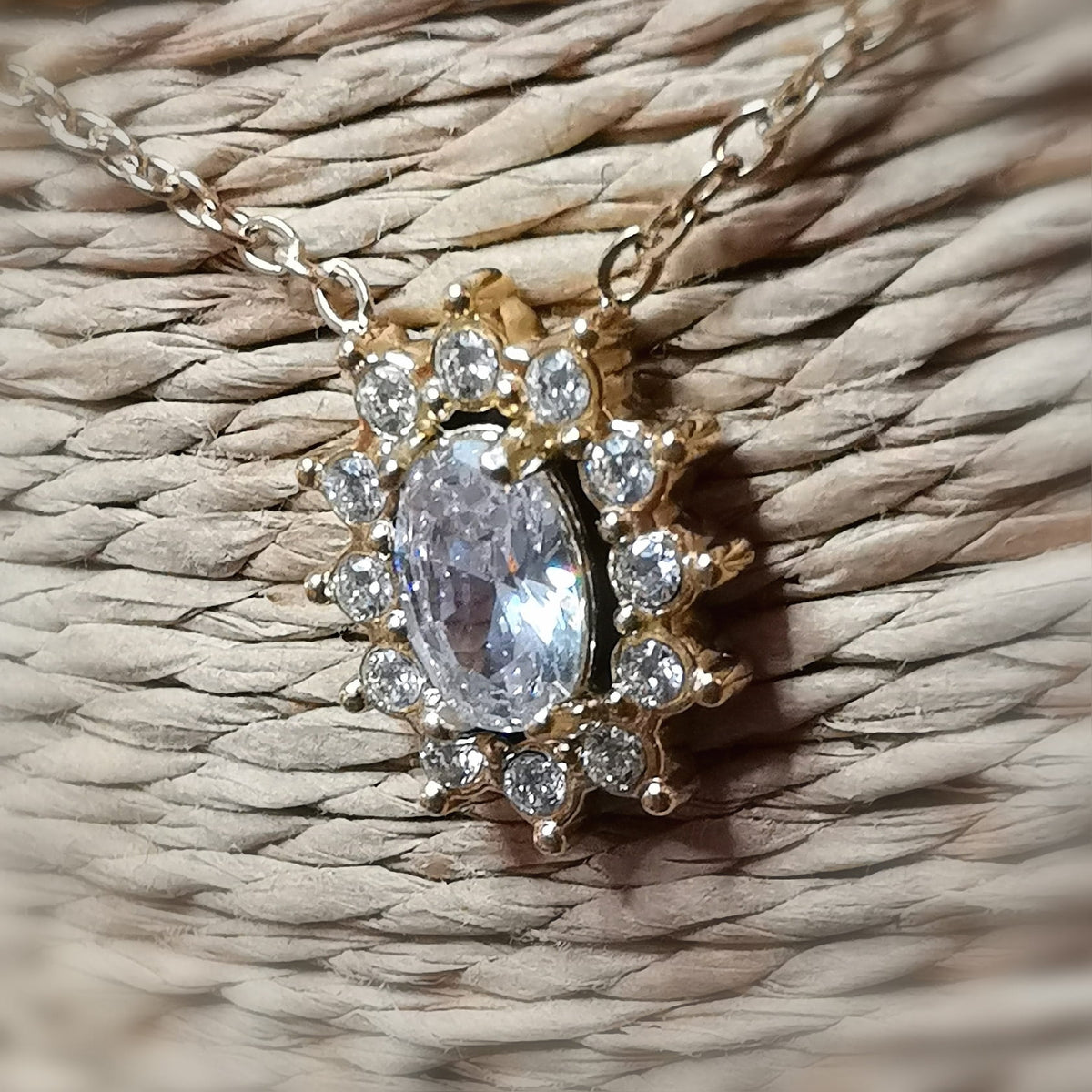 Sonne Glitzer Kettchen Gold Edelstahl – Licht, Lebensfreude & Glück