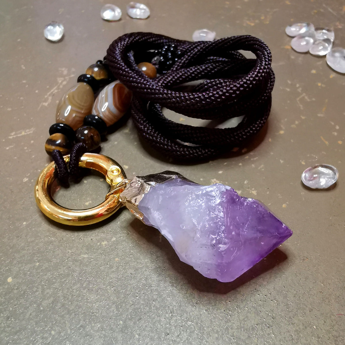 Amethyst Rohstein Yoga Edelstein Kette Gold Edelstahl – innere Ruhe & spirituelle Kraft