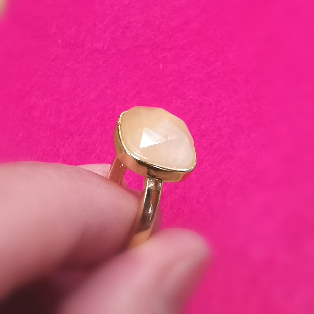 Orangencalcit Edelstein Ring Gold Edelstahl – Lebensfreude, Optimismus & positive Energie
