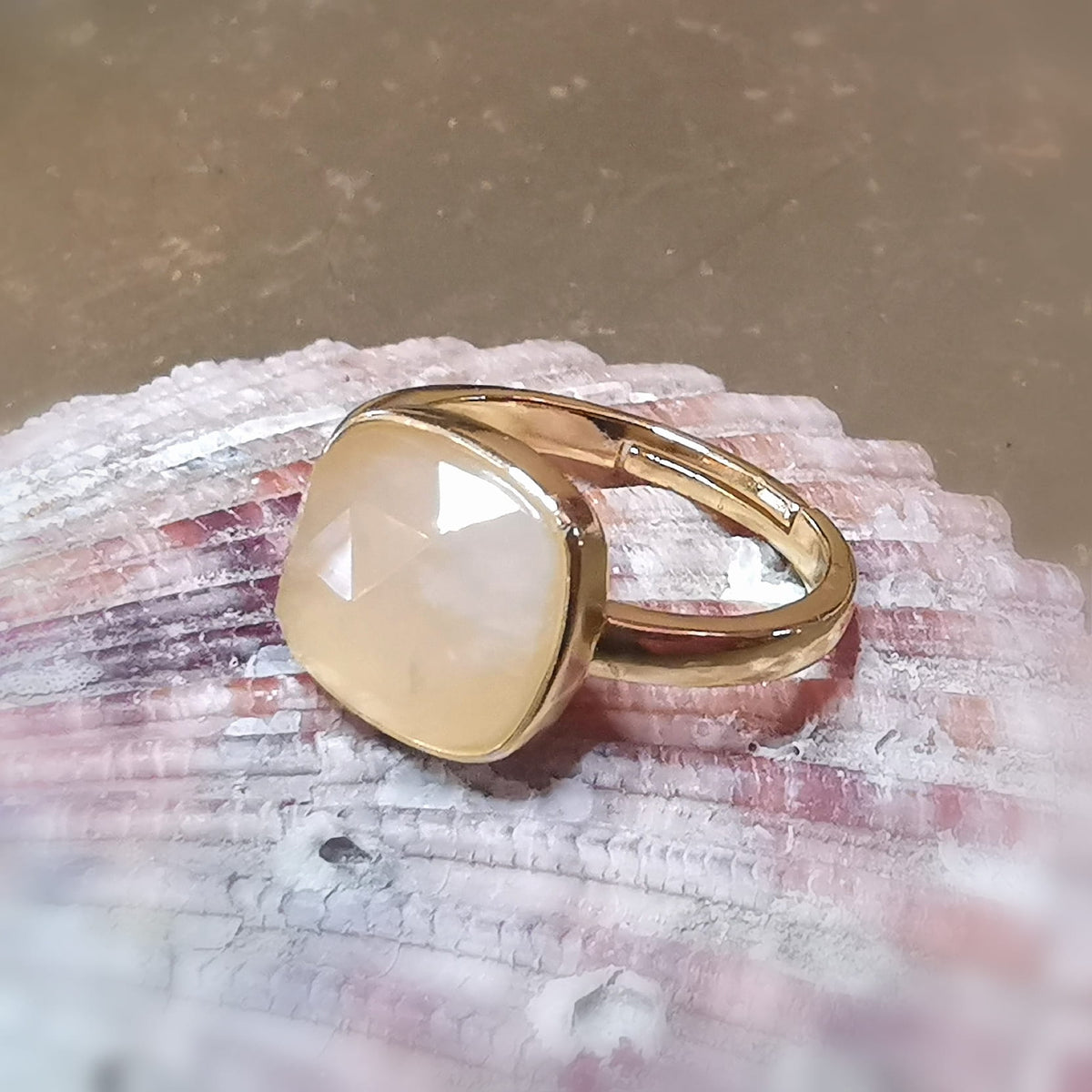 Orangencalcit Edelstein Ring Gold Edelstahl – Lebensfreude, Optimismus & positive Energie