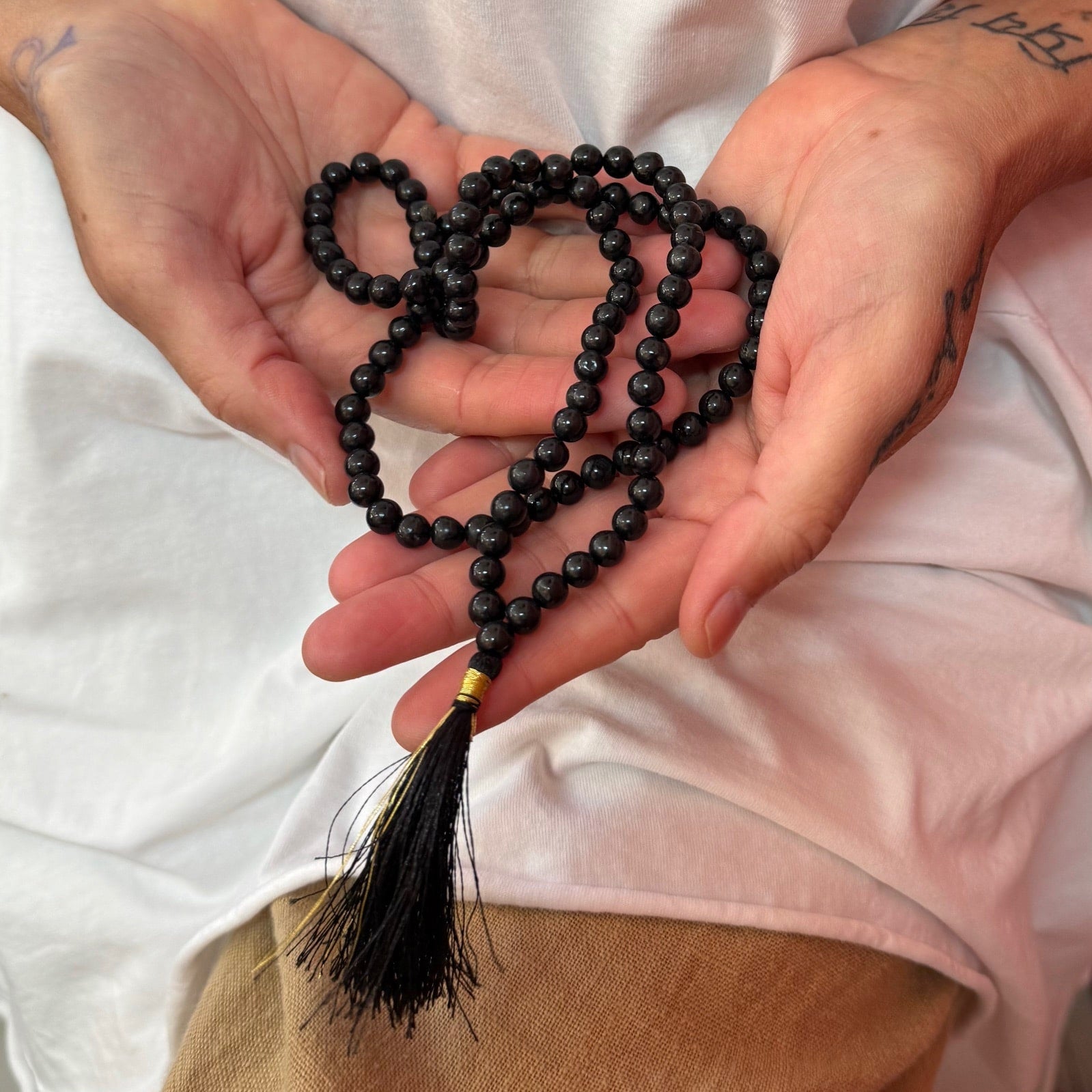 🖤 Shungite Gemstone Mala – 108 Beads for Aura Protection, Grounding & Meditation