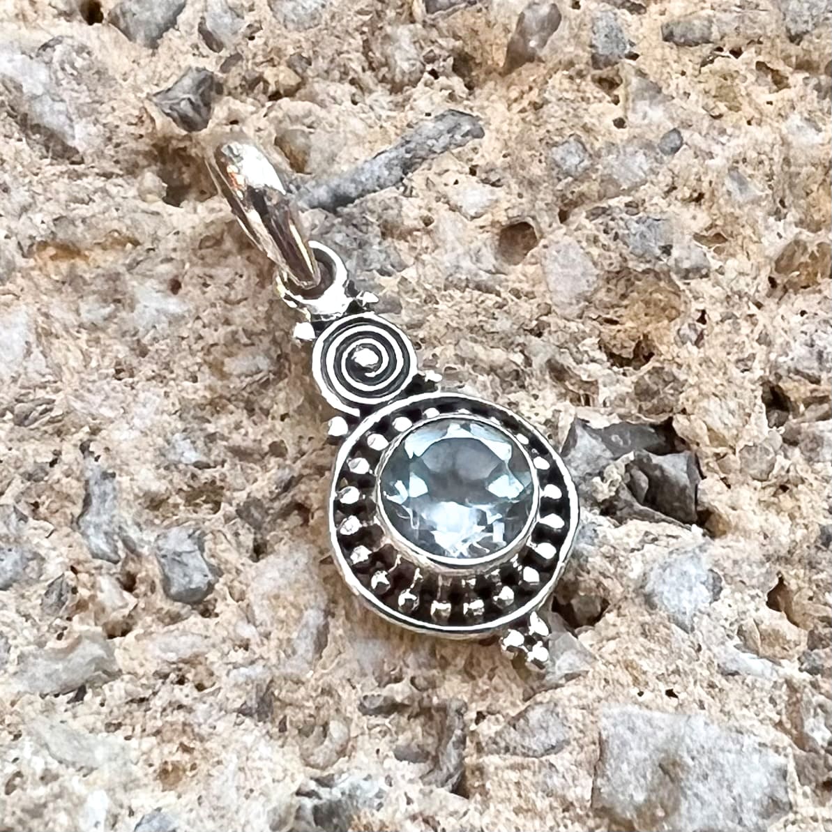 Aquamarin extra AA Edelstein Qualität, Sterling Bali Stil, zauberhaft facettierter Heilstein - geweiht mit Licht und Liebe, reine Freude