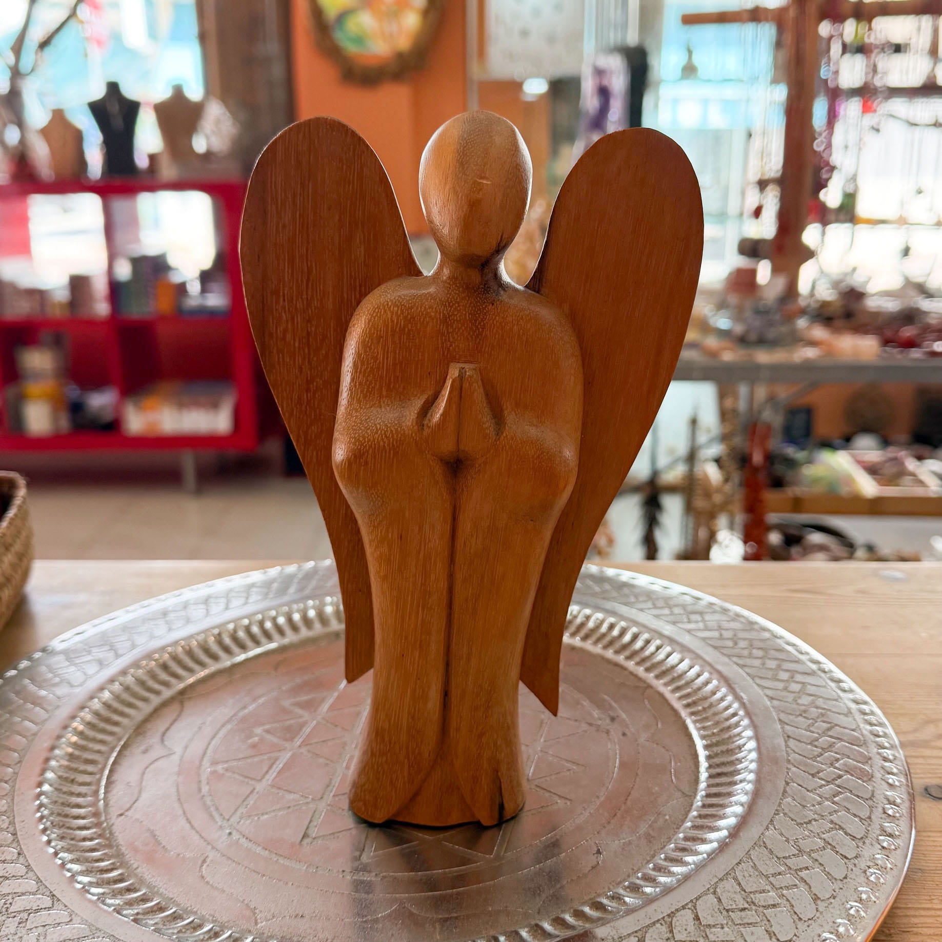 Engel aus Holz – Handarbeit aus Tibet – 20 cm