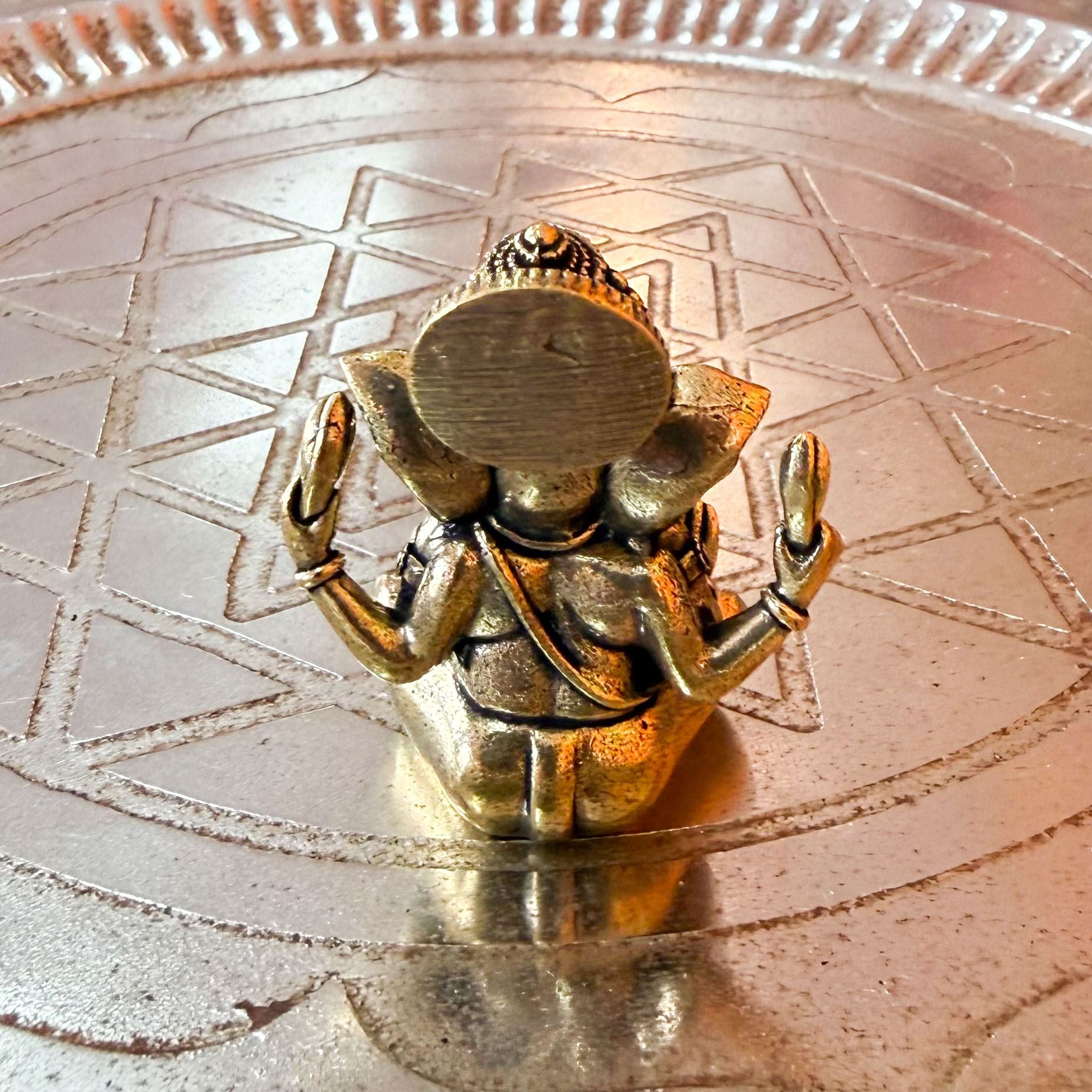 Ganesha Deko Figur aus Messing – Meditation, Glück & Neubeginn