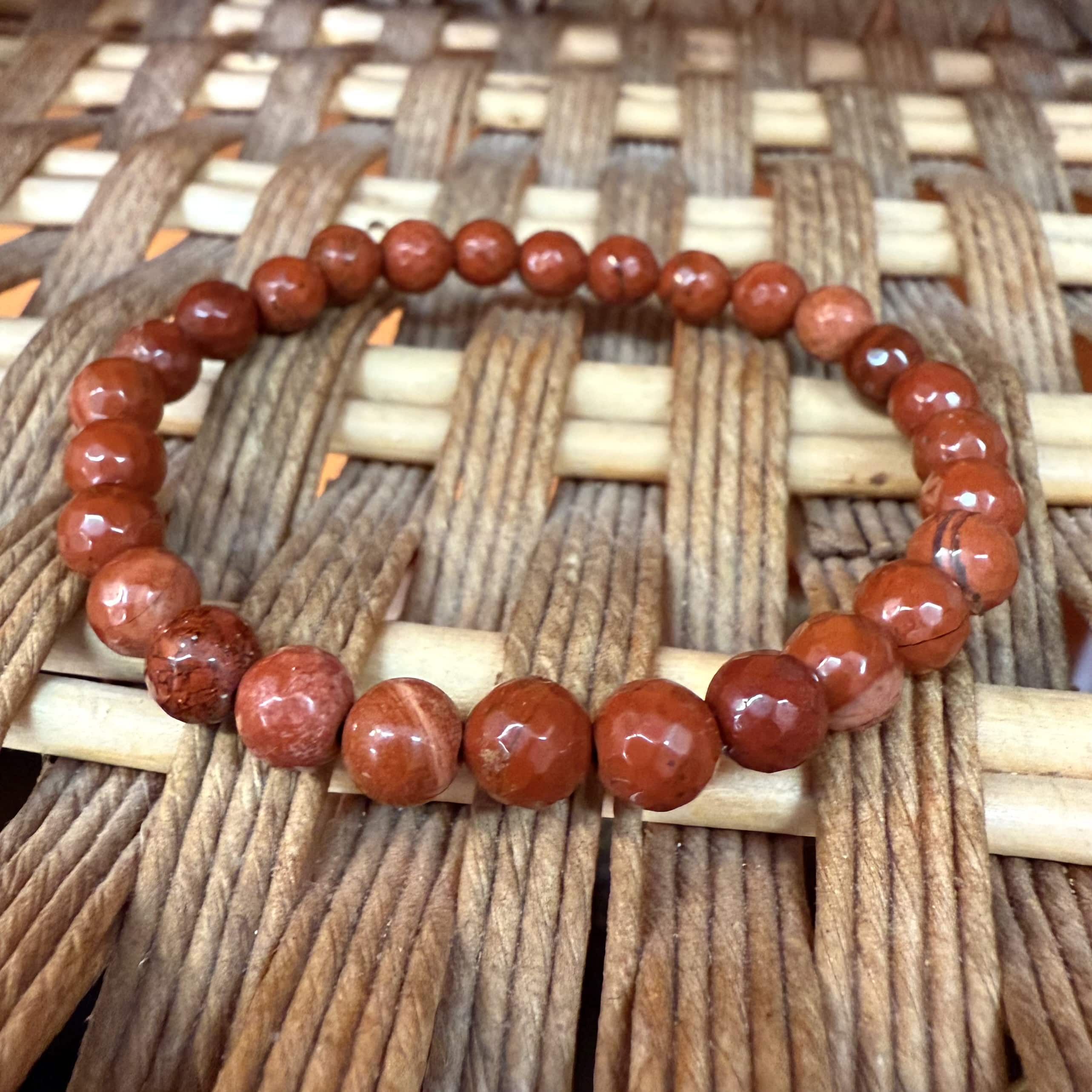 Roter Jaspis Edelstein Armband 6 mm – geweiht für Kraft, Erdung & neue Lebensenergie