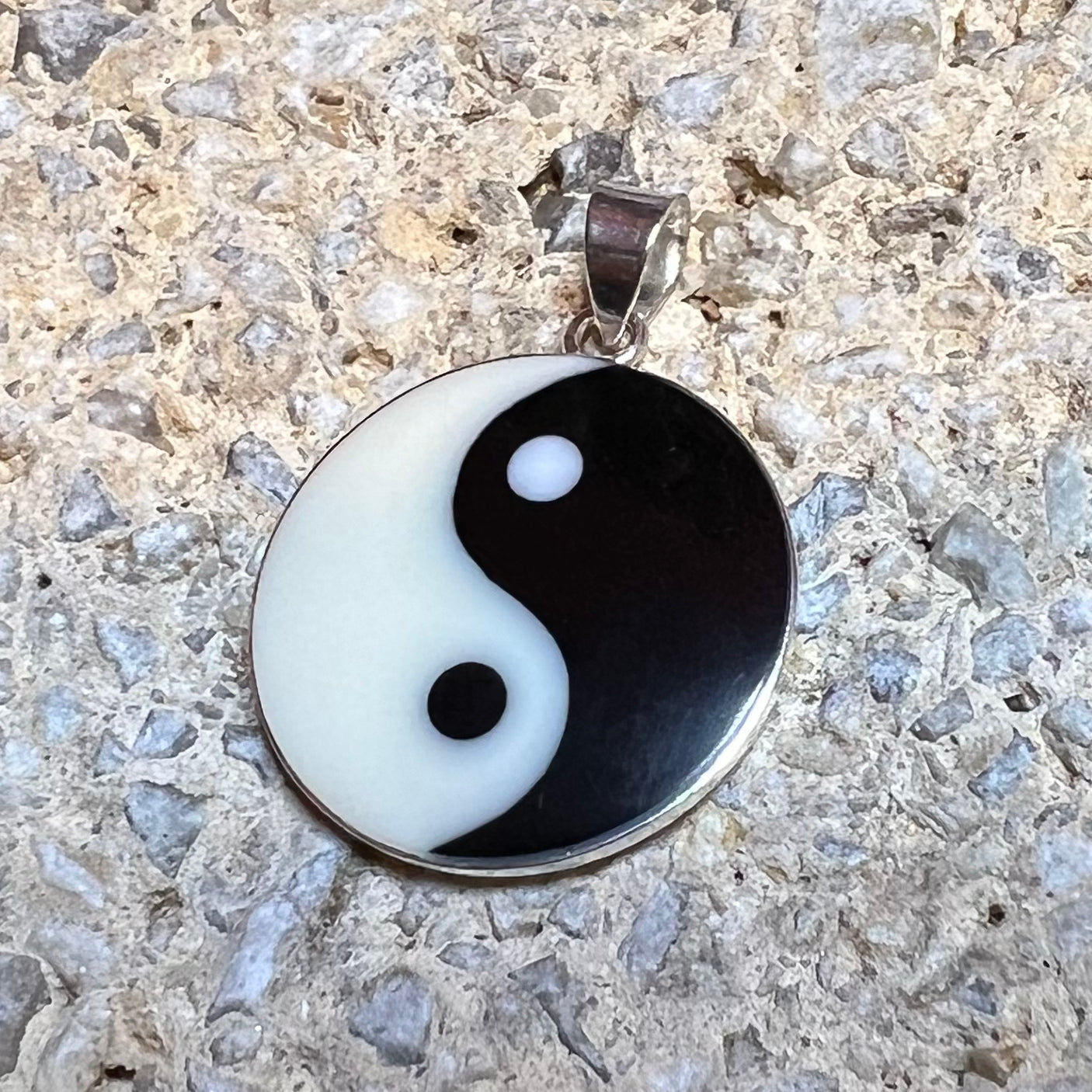 Yin und Yang Perlmutt Anhänger Sterlingsilber rund- innere Harmonie