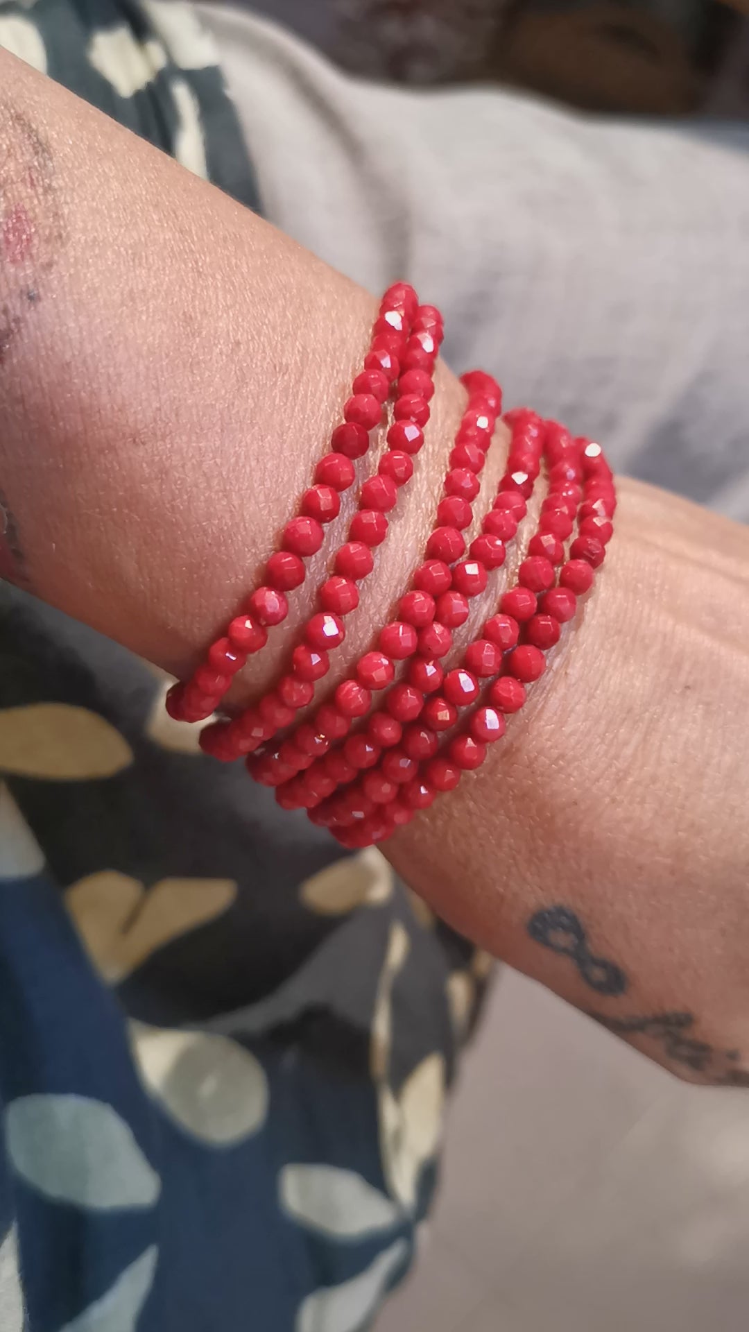 geweihtes Korallen Armbändchen love peace happiness, Edelstein Heilstein Karma Armband, Licht und Liebe