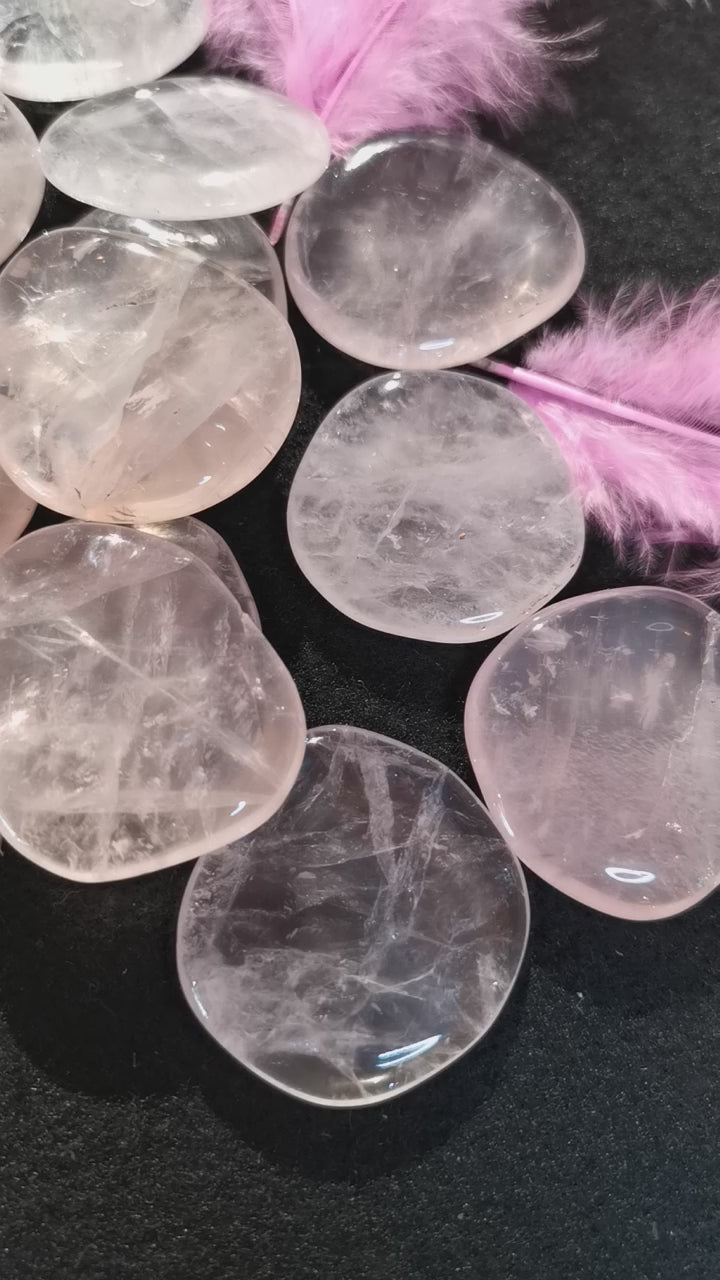 geweihter Rosenquarz Handschmeichler Edelstein Heilstein - Reiki, Yoga, Meditation - Licht und Liebe