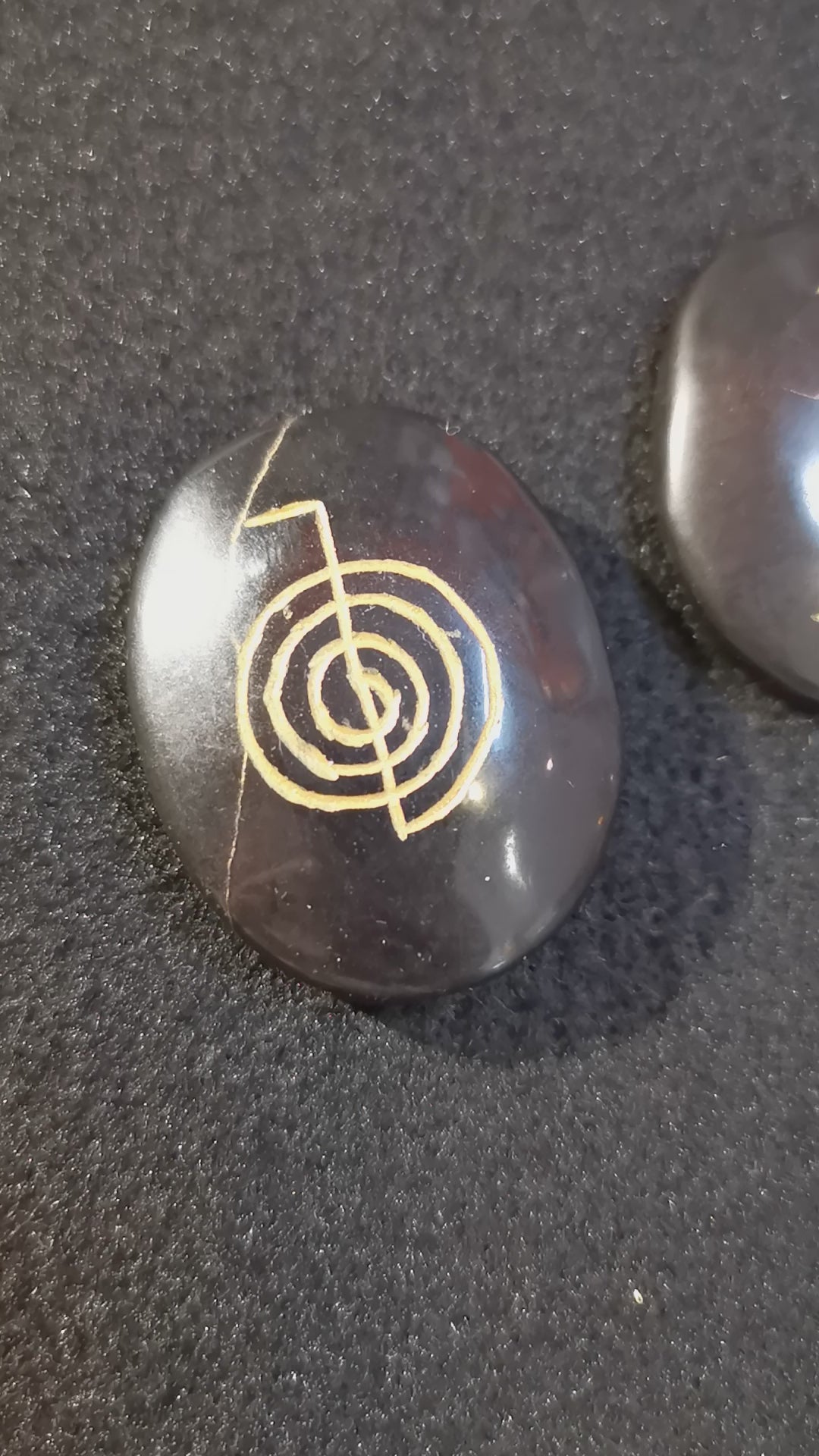 Turmalin Edelstein Handschmeichler, Reiki - Licht und Liebe, geweiht Heilsteine, Schutz und Meditation