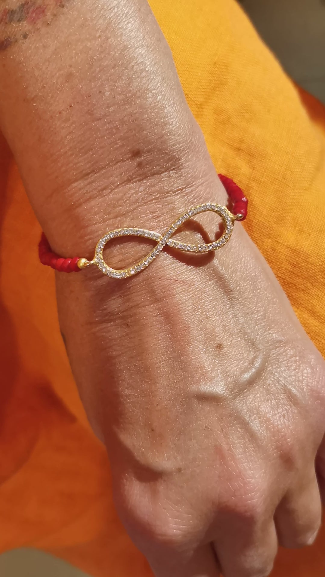 Infinity Unendlich Boho Hippie Glitzer Armband rot, Swarovski Kristalle