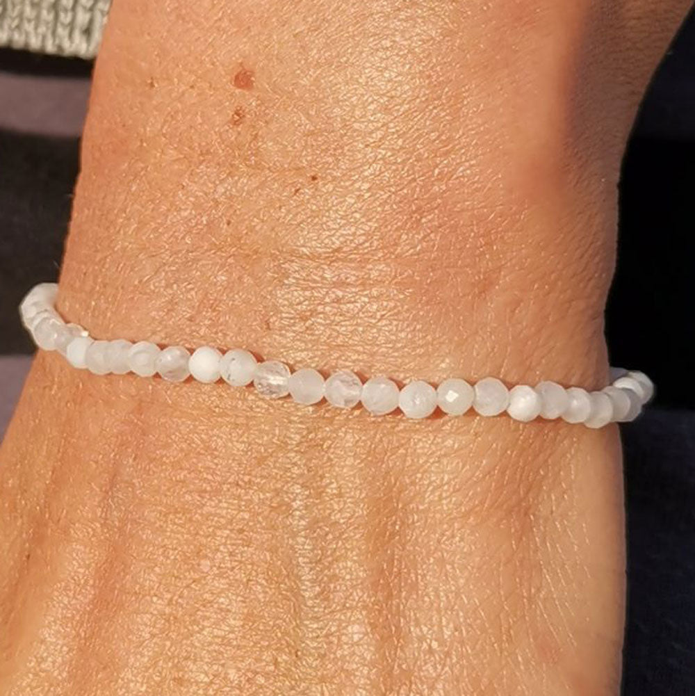 weißer Mondstein extra Qualität, edles Heilstein Armband, 3 mm Edelsteine, Klarheit