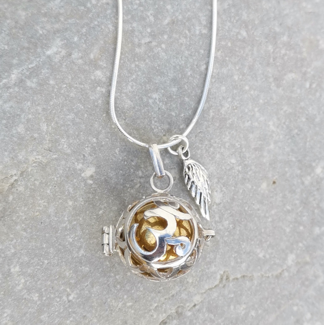 OM Chakra Engelsrufer Flügel Karma Sterlingsilber Kette 50 cm - innere Sonne