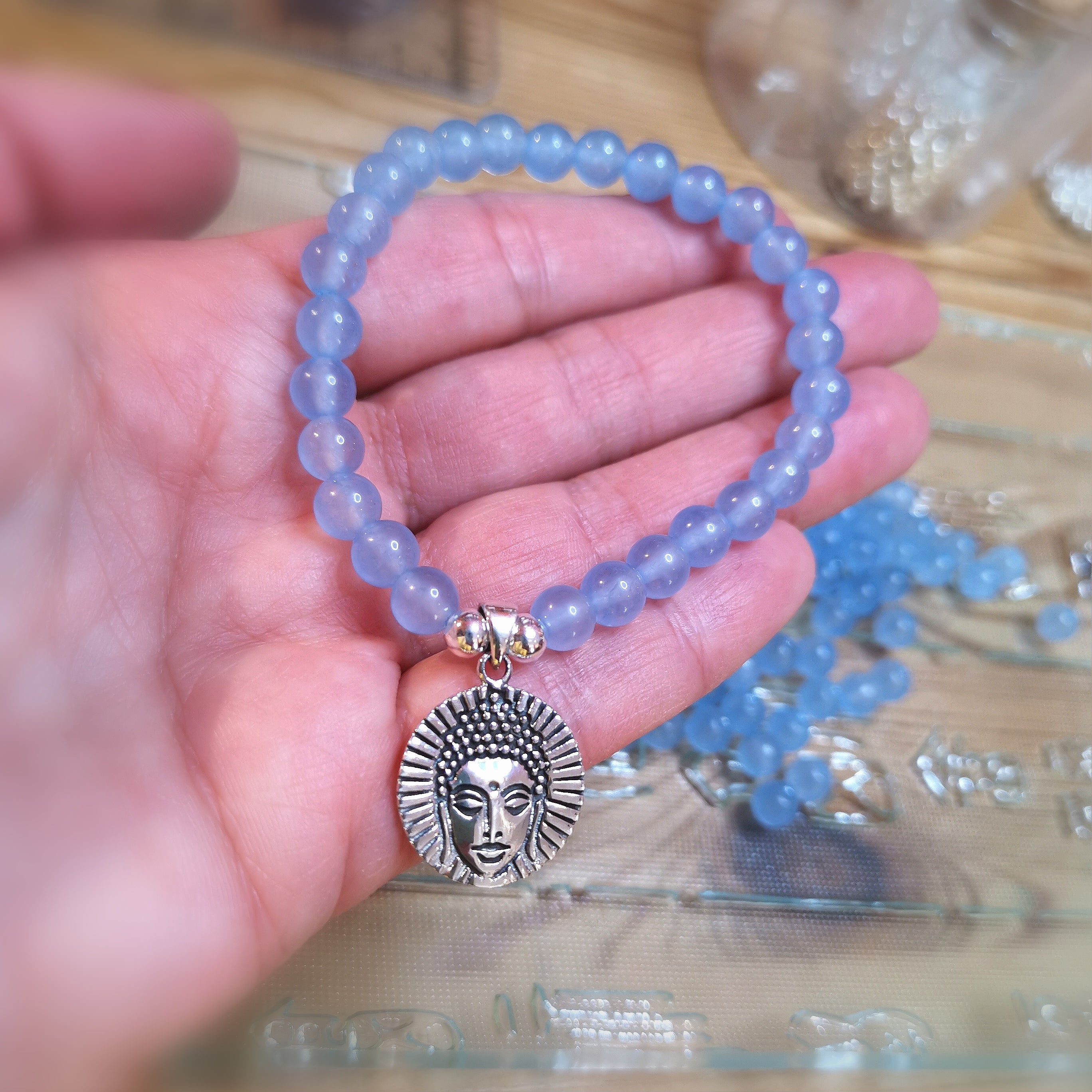 pulsera de karma de Buda de jade azul, piedra preciosa azul agua brillante, en armonía