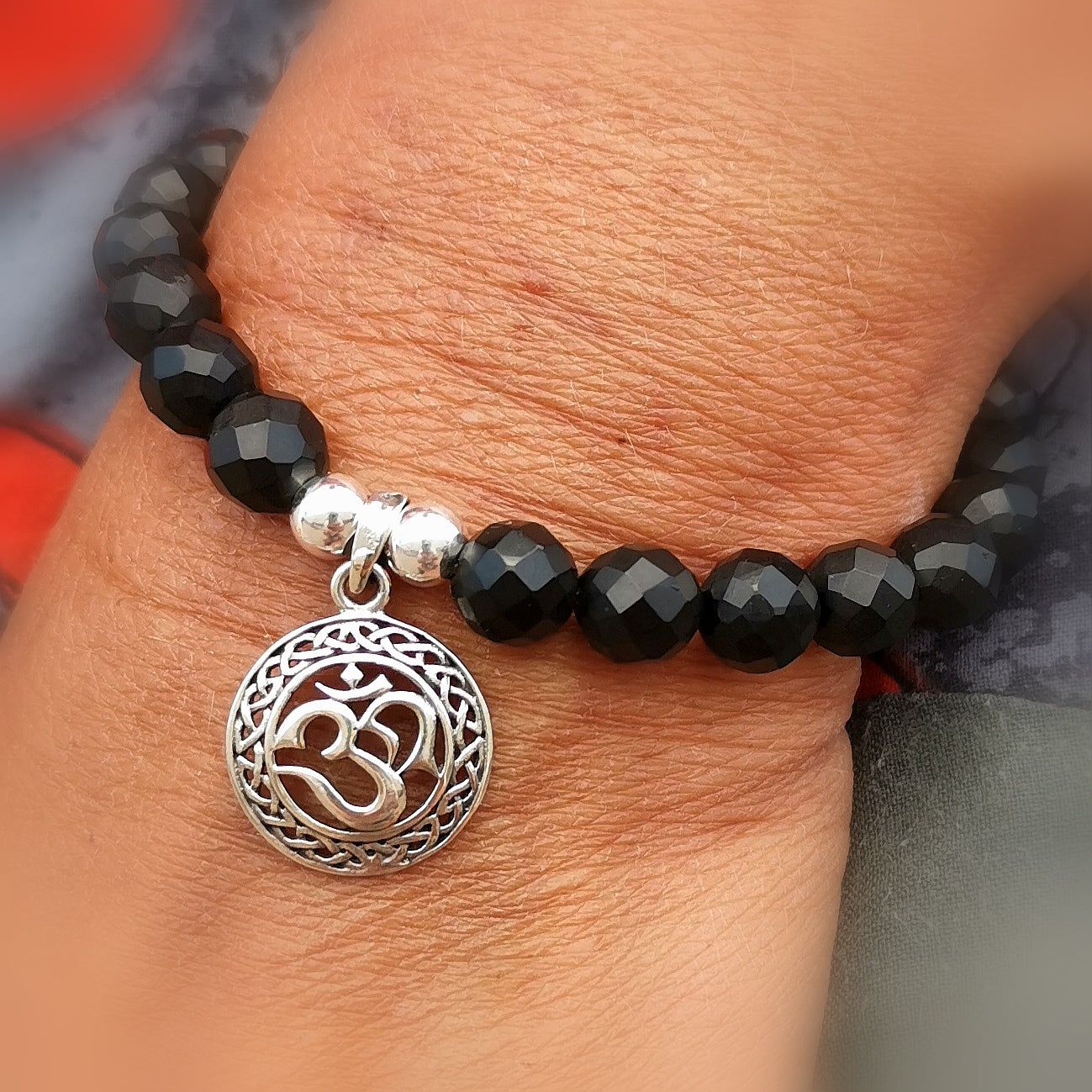 OM Karma Edelstein Chakra Armband, Gagat, versteinerte Kohle, sein Leben meistern, samaki mallorca