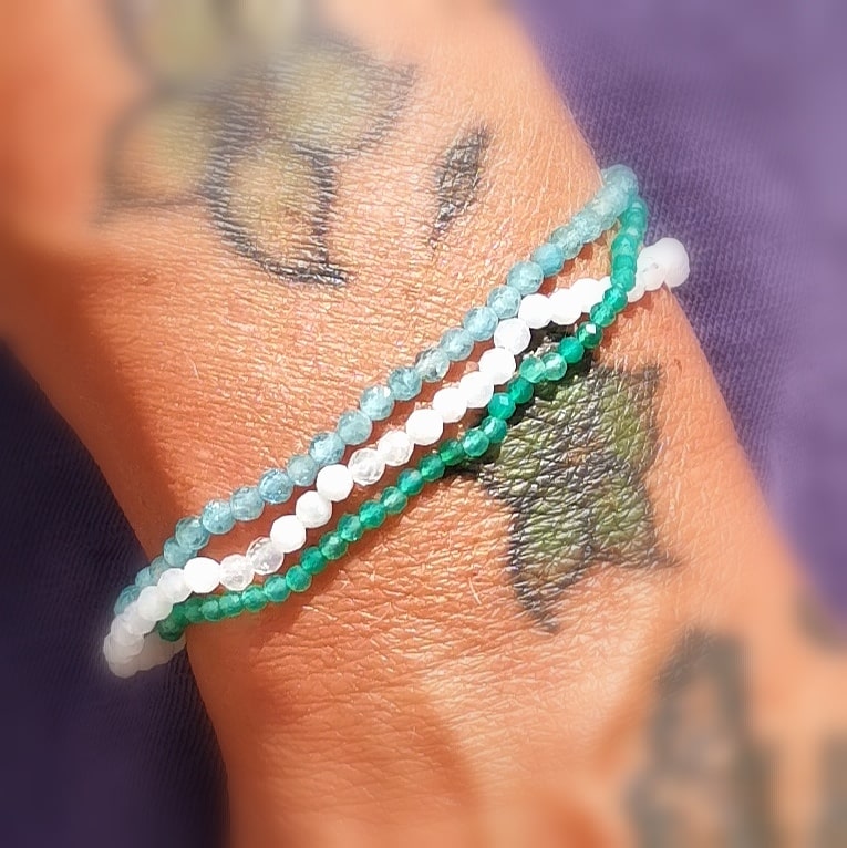 Mondstein Achat Apatit Karma Armbändchen 3er Set, 2 mm Heilsteine, Herzchakra Schmuck, Mut und Liebe, samaki mallorca
