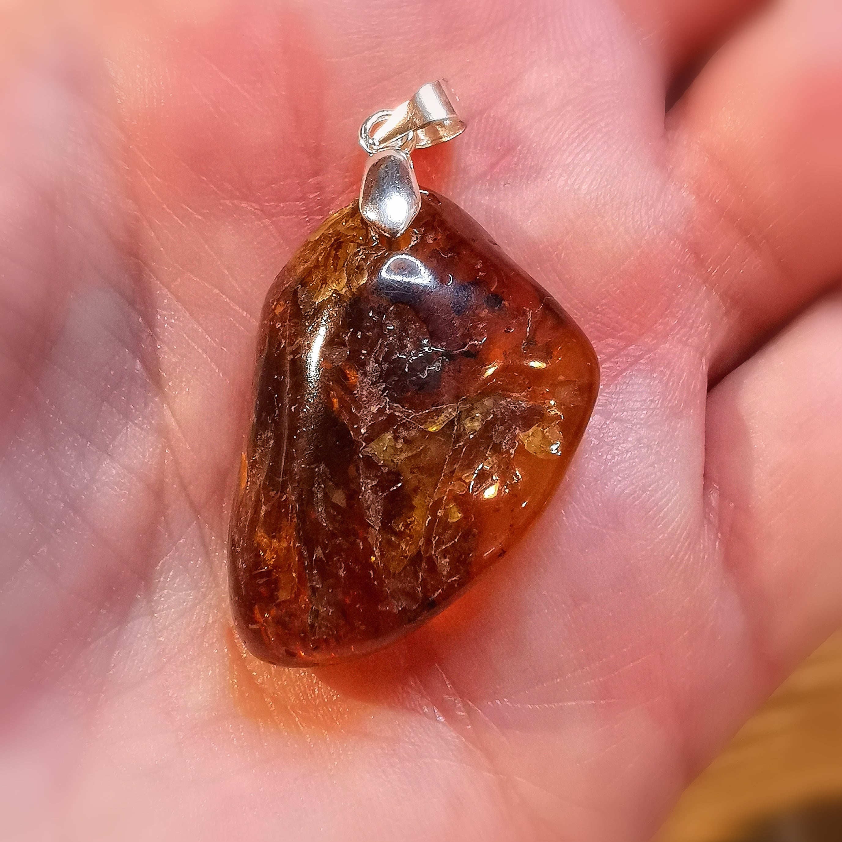 Bernstein Edelstein Natur Nugget Anhänger Sterlingsilber, cognac farben, Lebensfreude, samaki