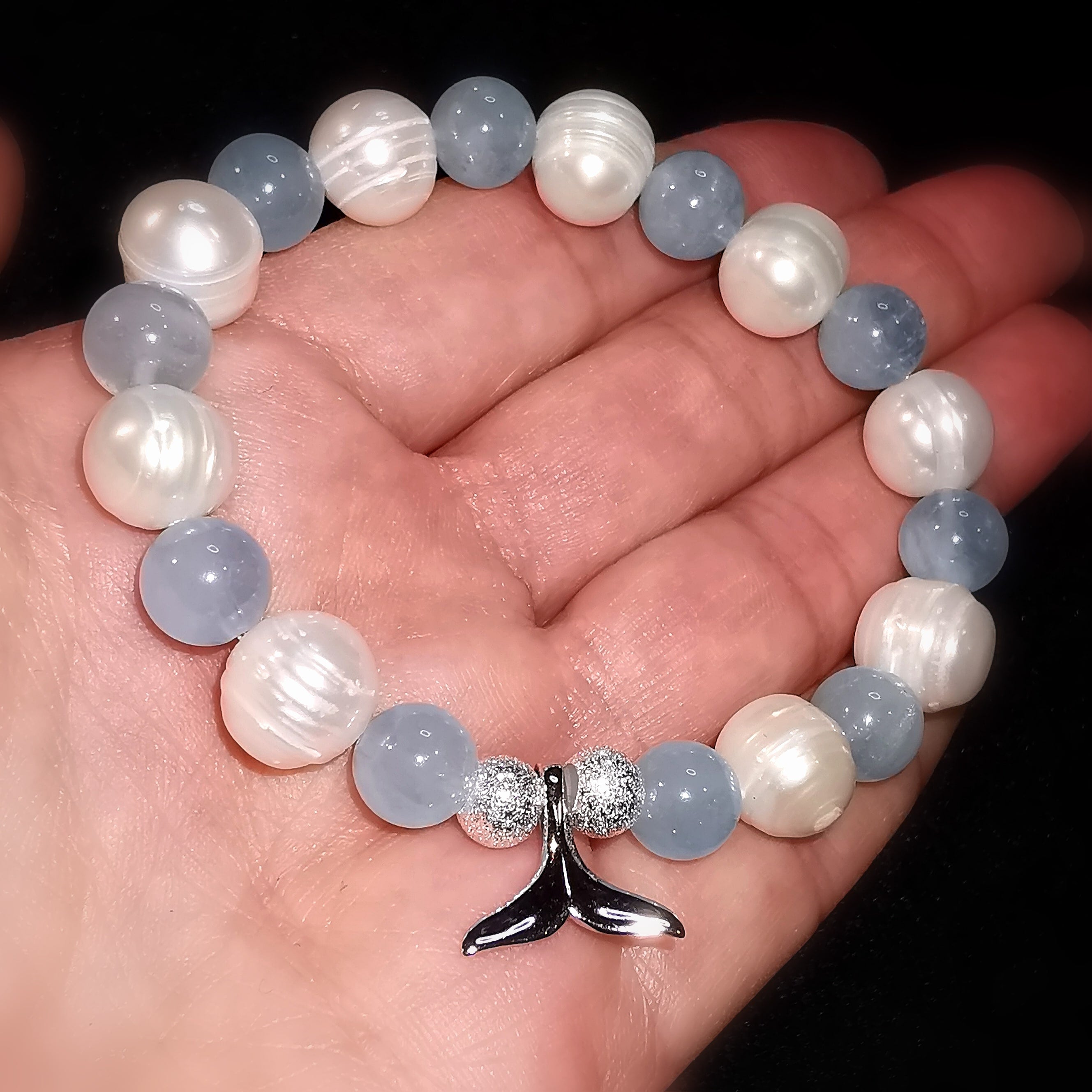 Aquamarin Edelstein Perlen Karma Chakra Armband, Krafttier Walflosse, ein Lächeln von Herzen, samaki