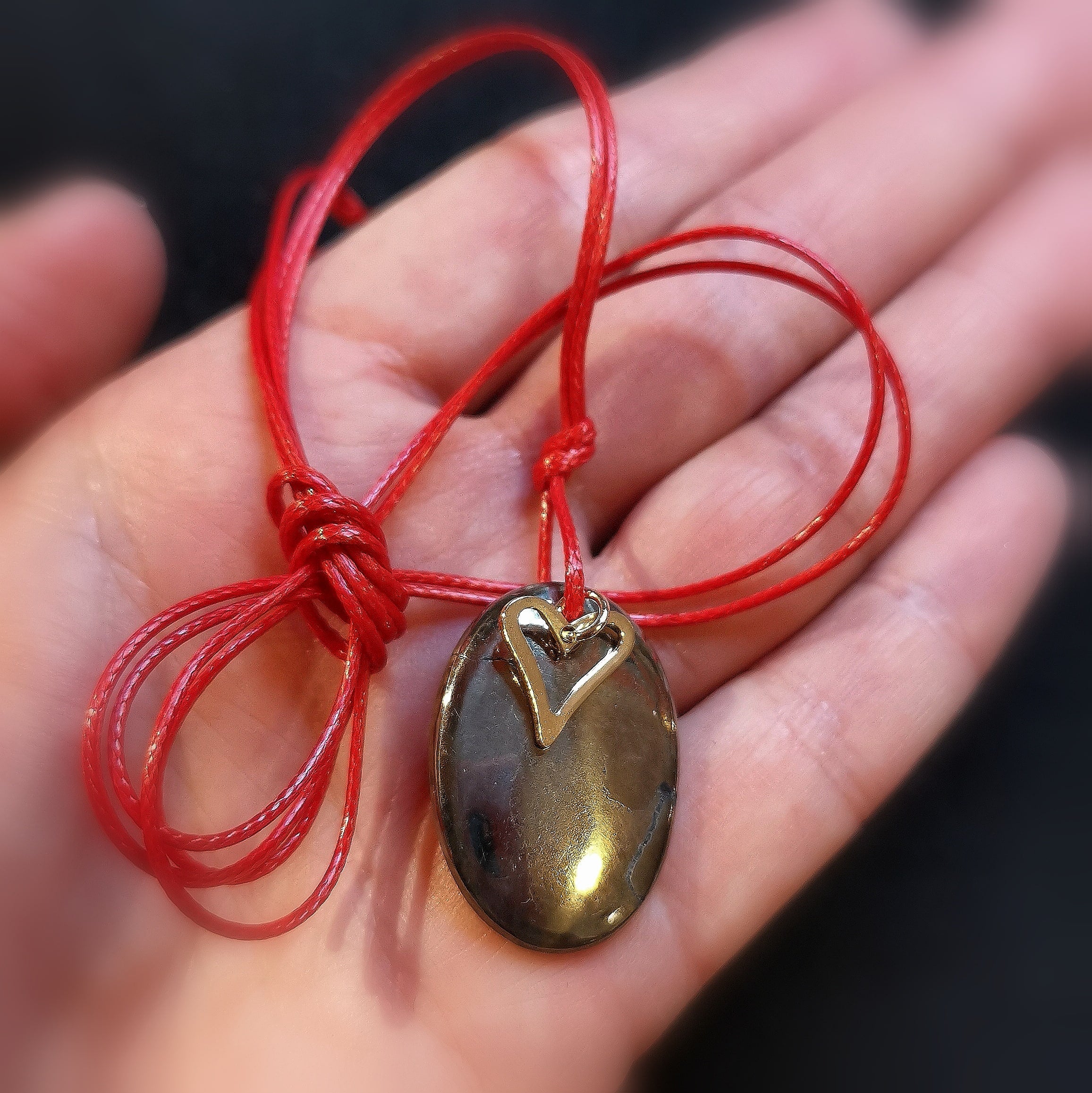 Pyrit Gold Herz Edelstein Karma Kette, Heilstein Chakra Schmuck, edles Hippie Design, "ich fühle mich frei", samaki