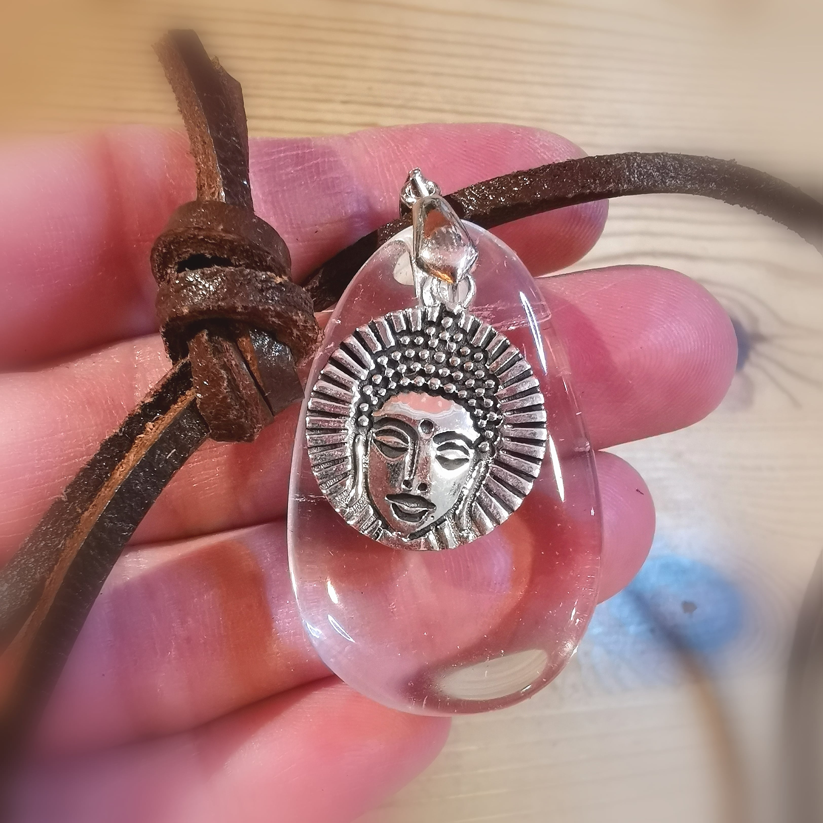 Collar de piedras preciosas Karma de Buda de cristal de roca: consagrado para la claridad, la sabiduría y la paz interior