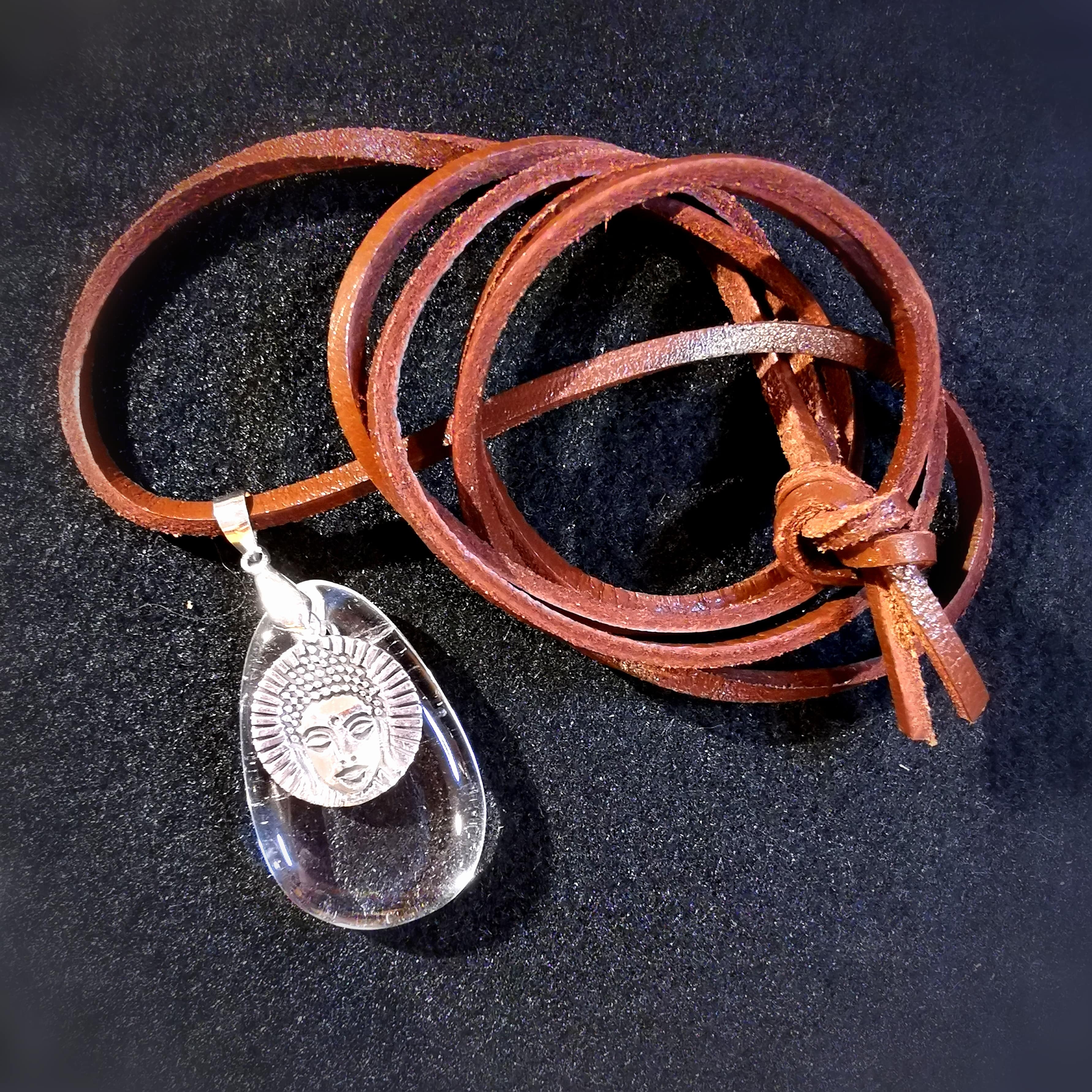 Collar de piedras preciosas Karma de Buda de cristal de roca: consagrado para la claridad, la sabiduría y la paz interior