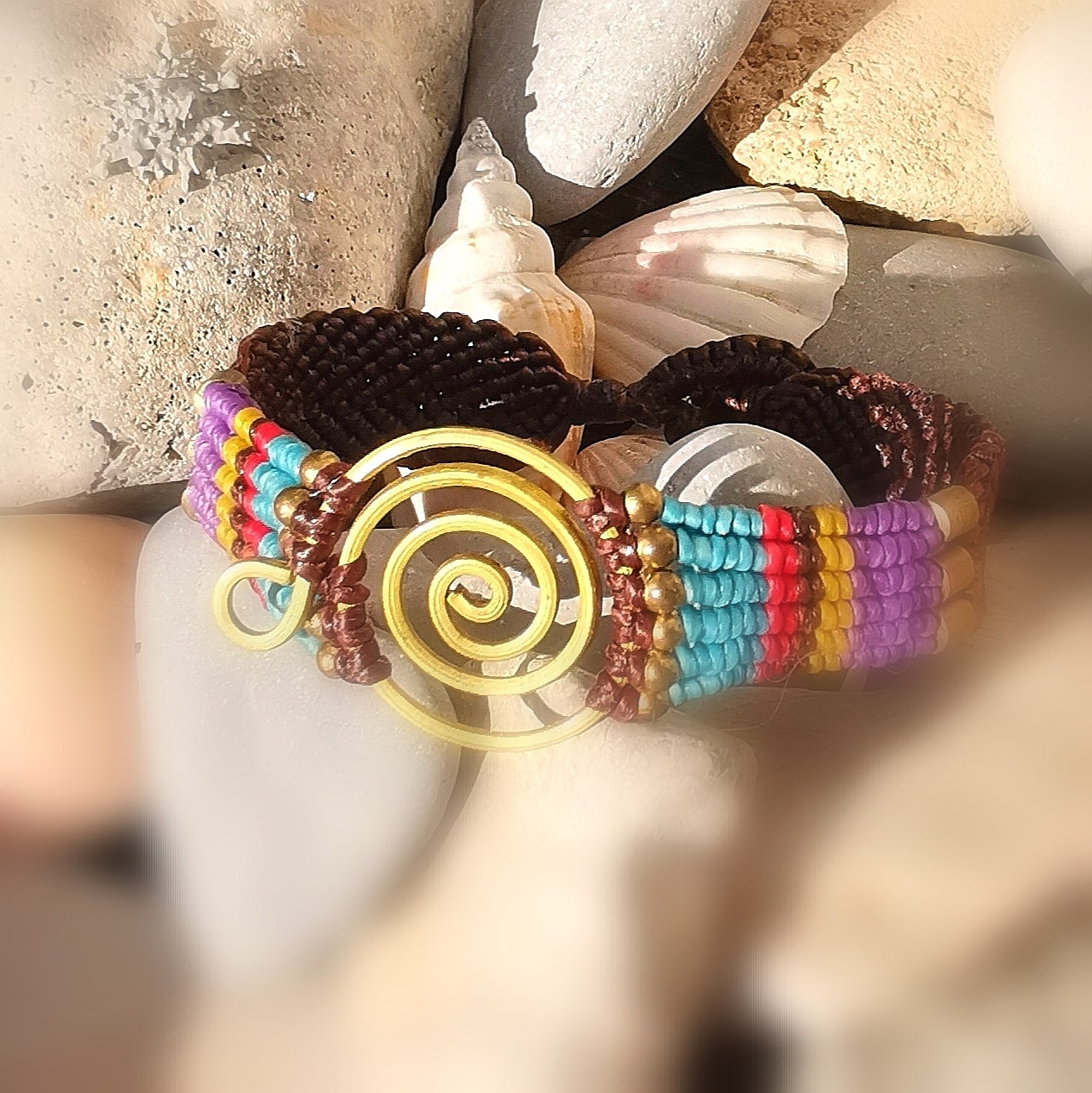 Karma Ethno Armband, edle Hippie Mode, Armreif mit Energie Spirale, bunt, Lust auf Leben, samaki