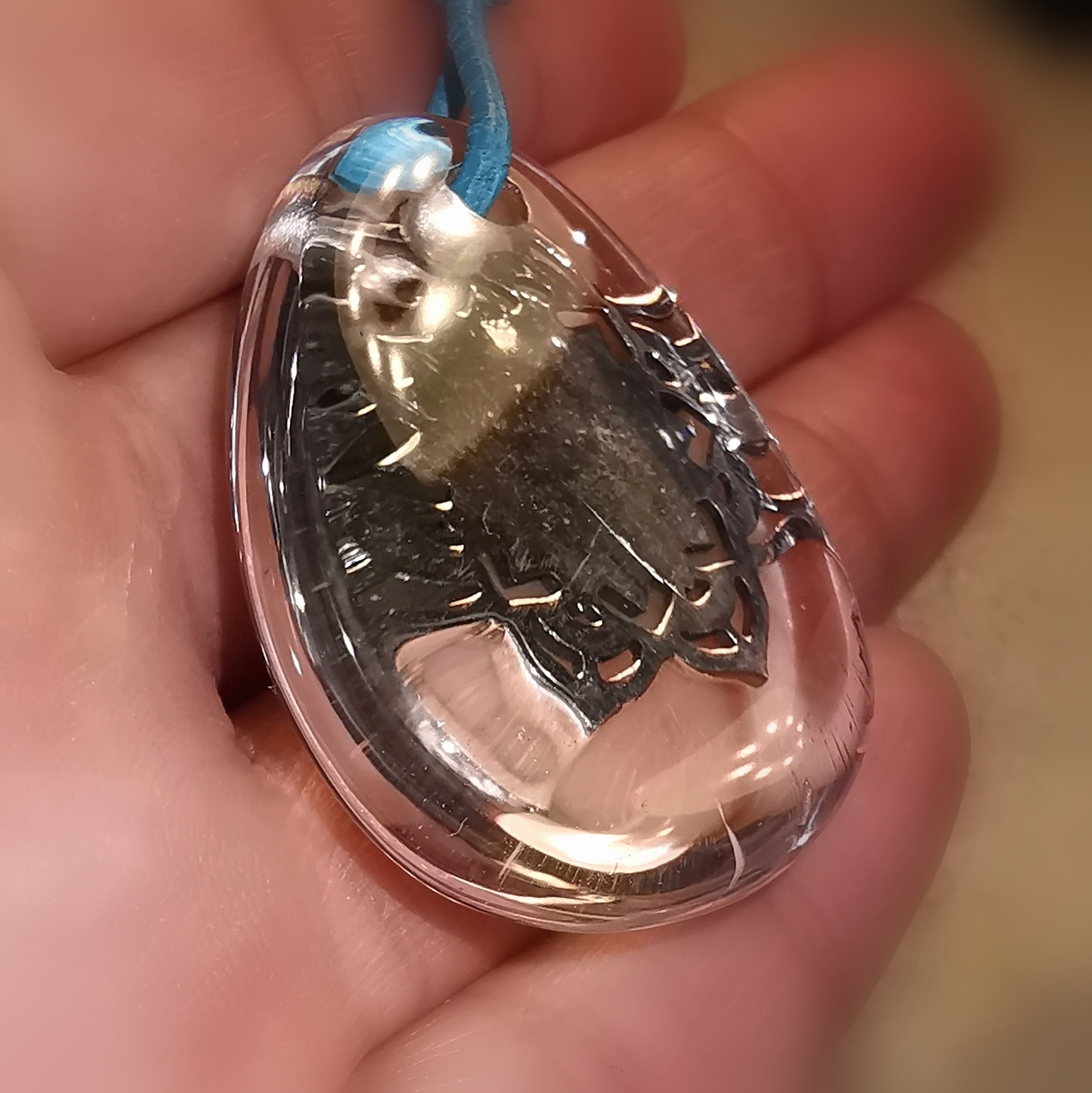 Bergkristall OM Amulett, Symbol Edelstein Heilstein Karma Kette, entspannt im Vertrauen, samaki