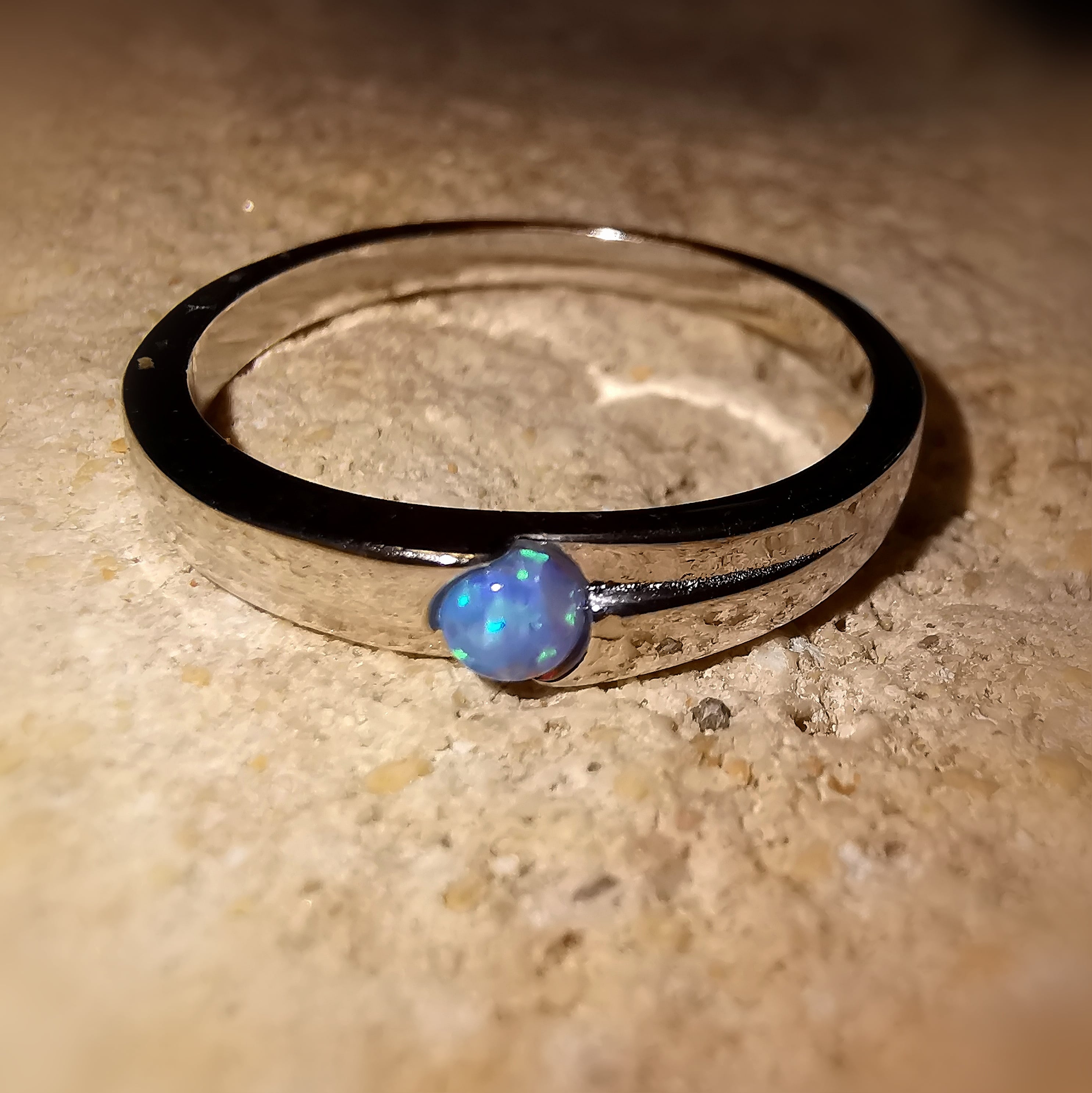 Opal Edelstein Heilstein Ring Sterlingsilber fein und klassisch, blau - Lichtbringer