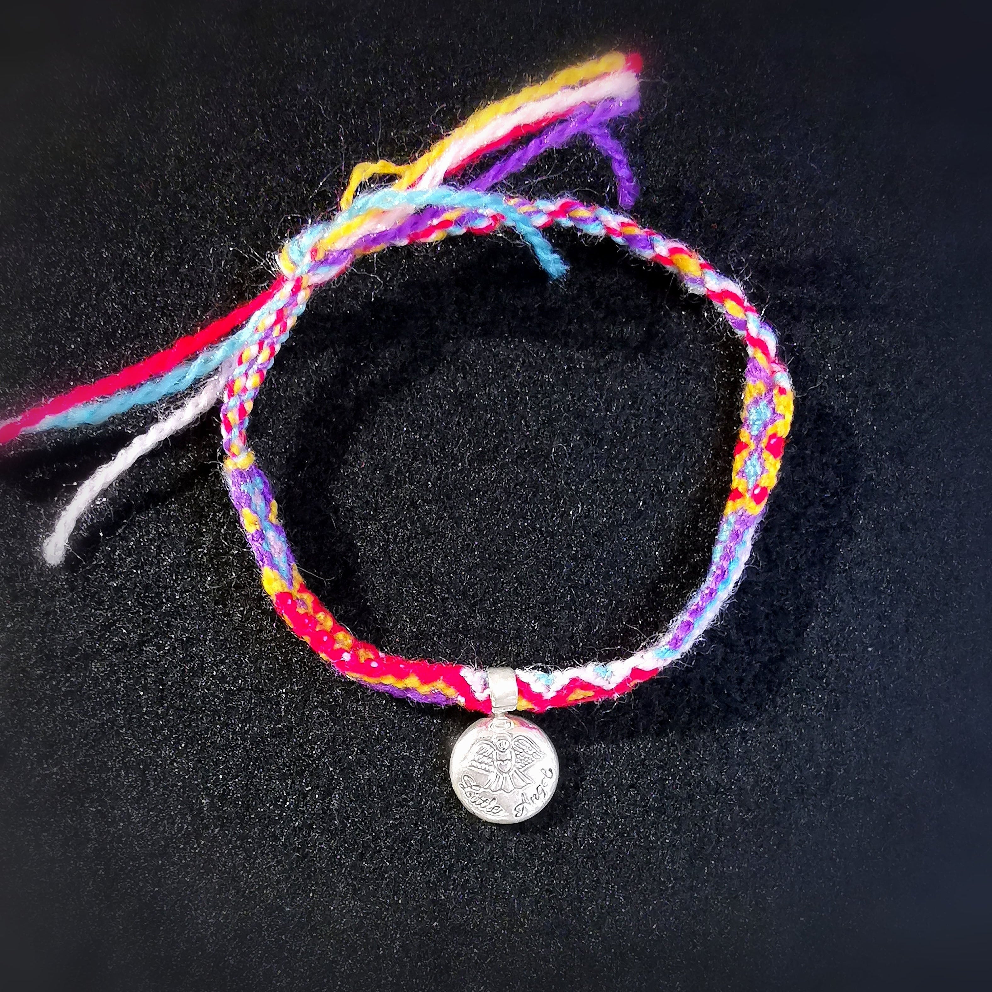 Schutzengel Freundschafts Karma Armband, Sterlingsilber und Wolle, liebevoll behütet