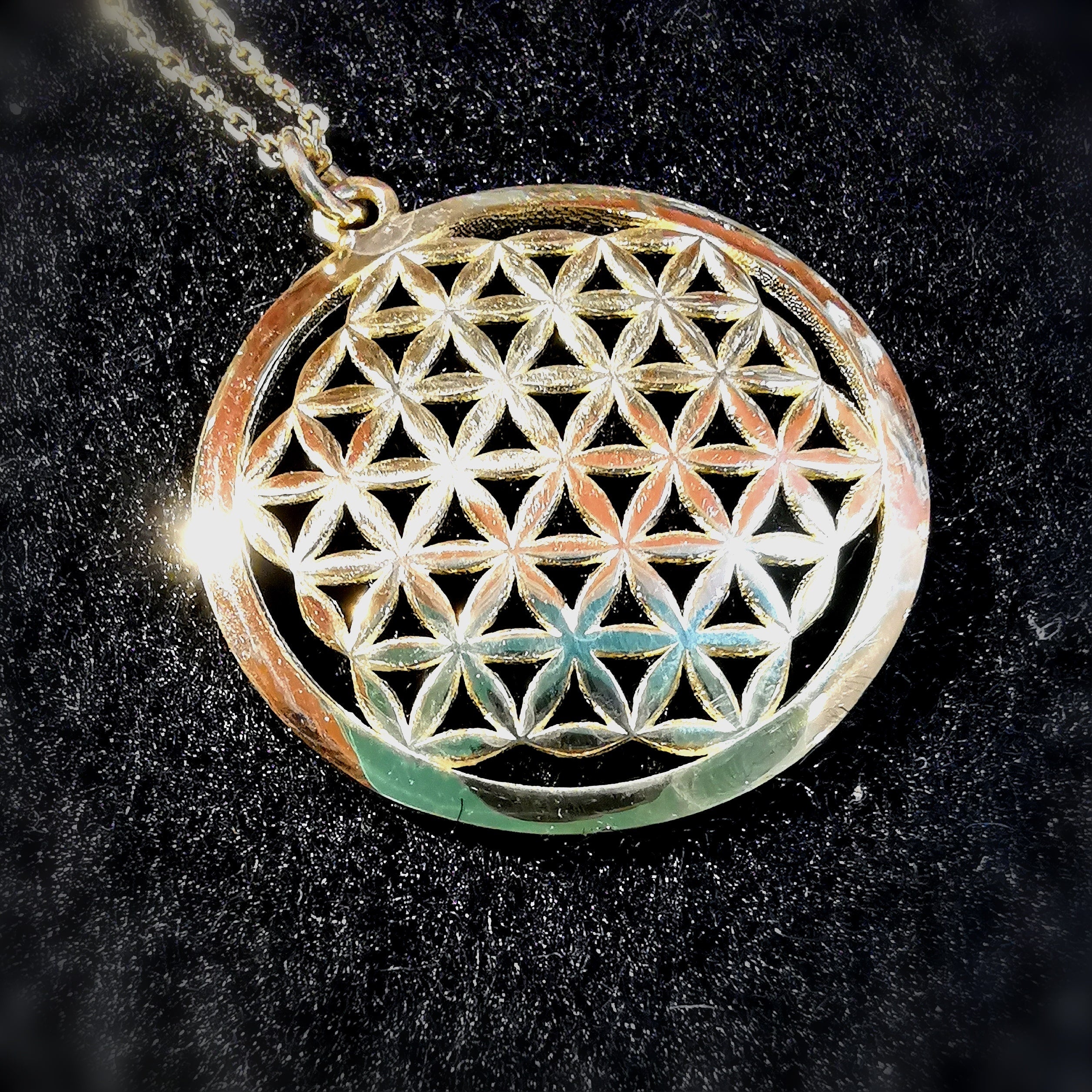 Collar Karma Mandala Flor de la Vida – Consagrado en Mallorca ✨🌿