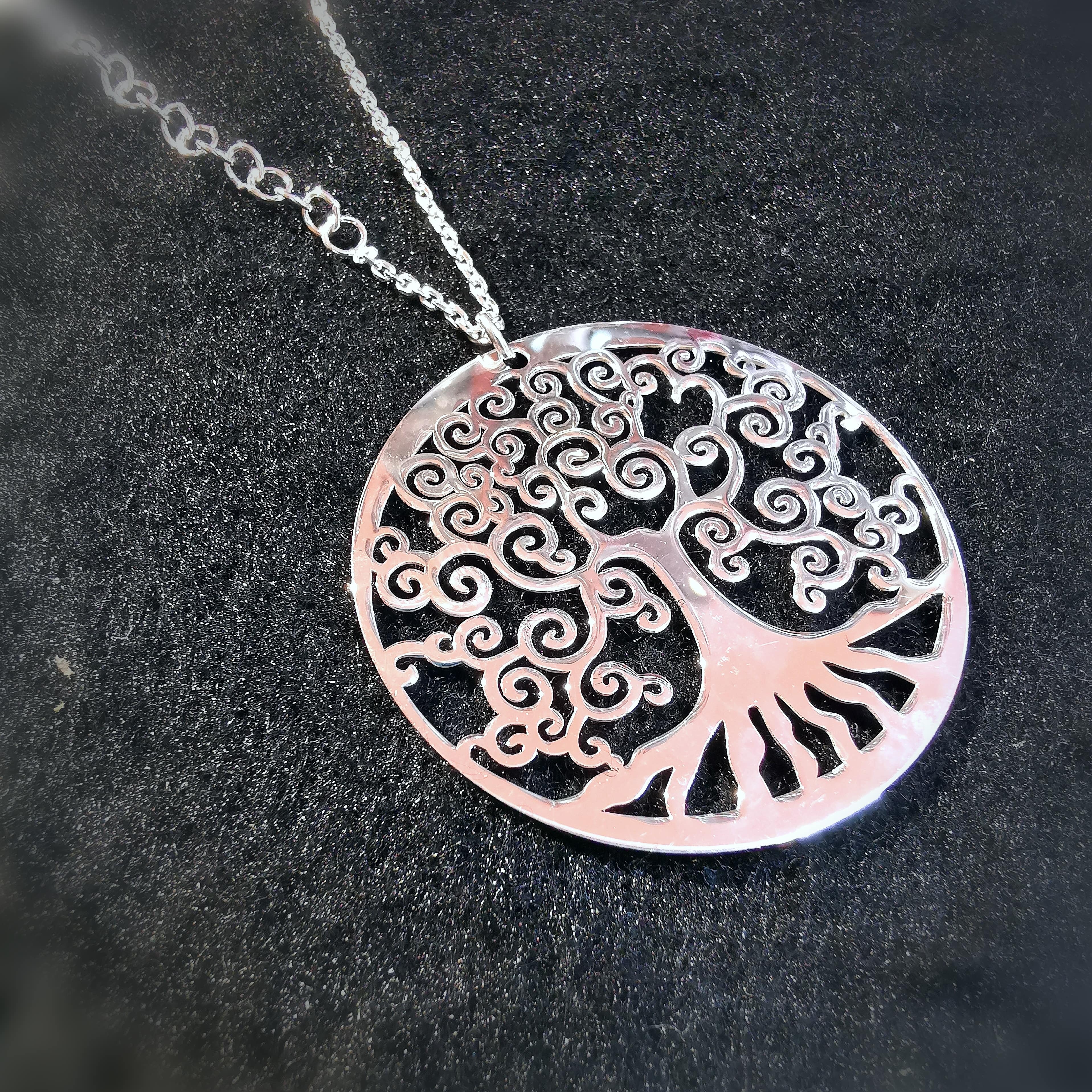 🔹 Tree of Life XL Lucky Charm Necklace 40 mm – Strength & Connection ✨