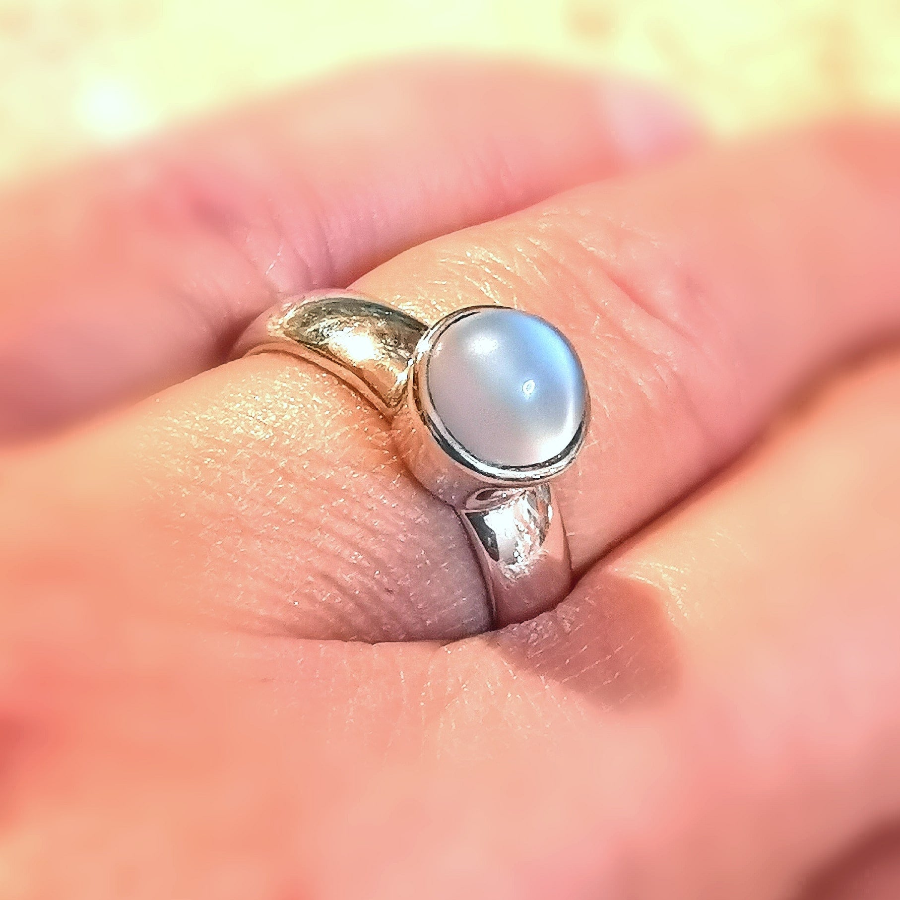 Regenbogen Mondstein Edelstein Heilstein Ring, Größe 53 - Harmonie und Lebenslust