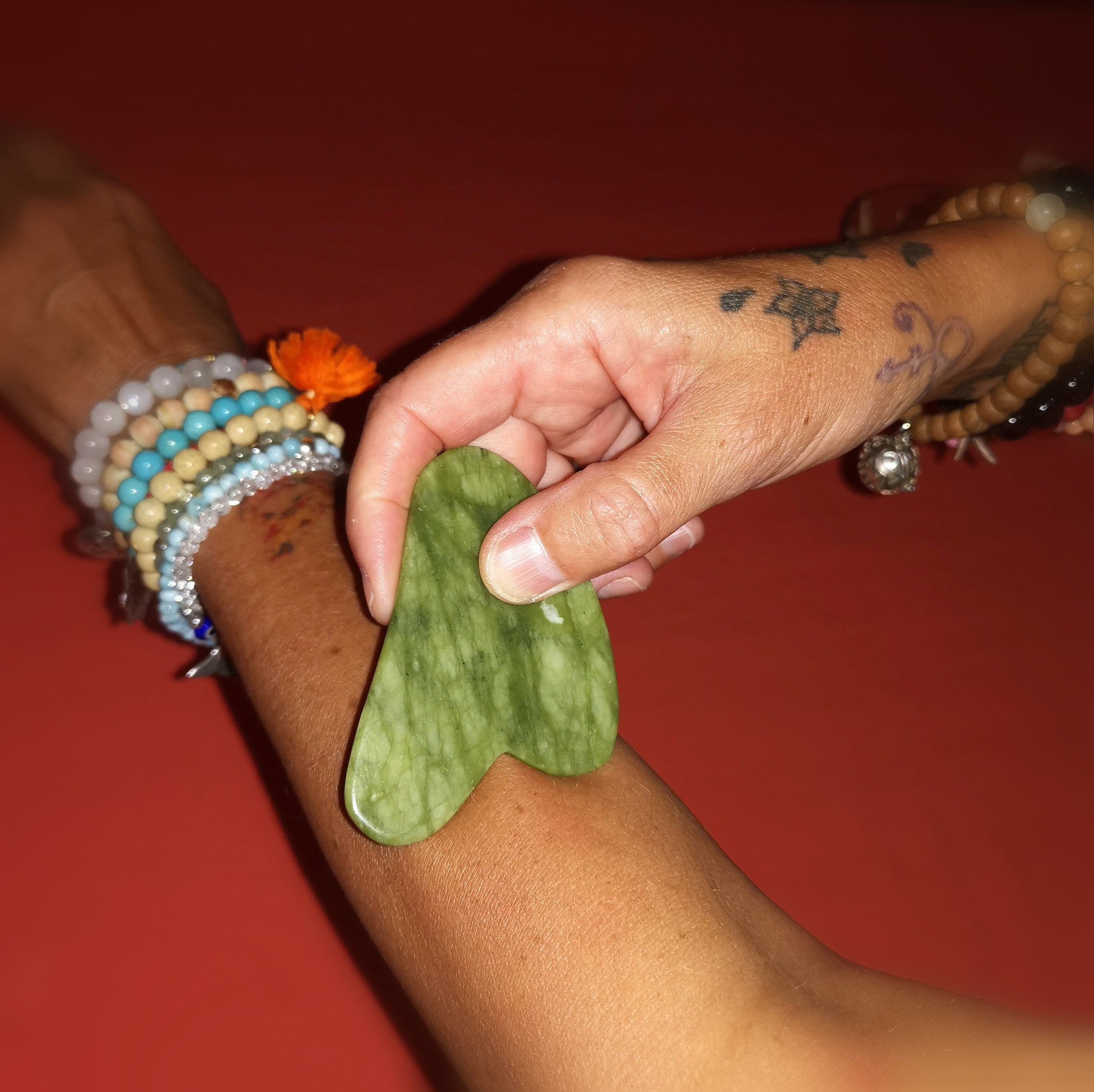 Gua Sha Jade Massage Heilstein Edelstein grün, Entspannung und Meditation