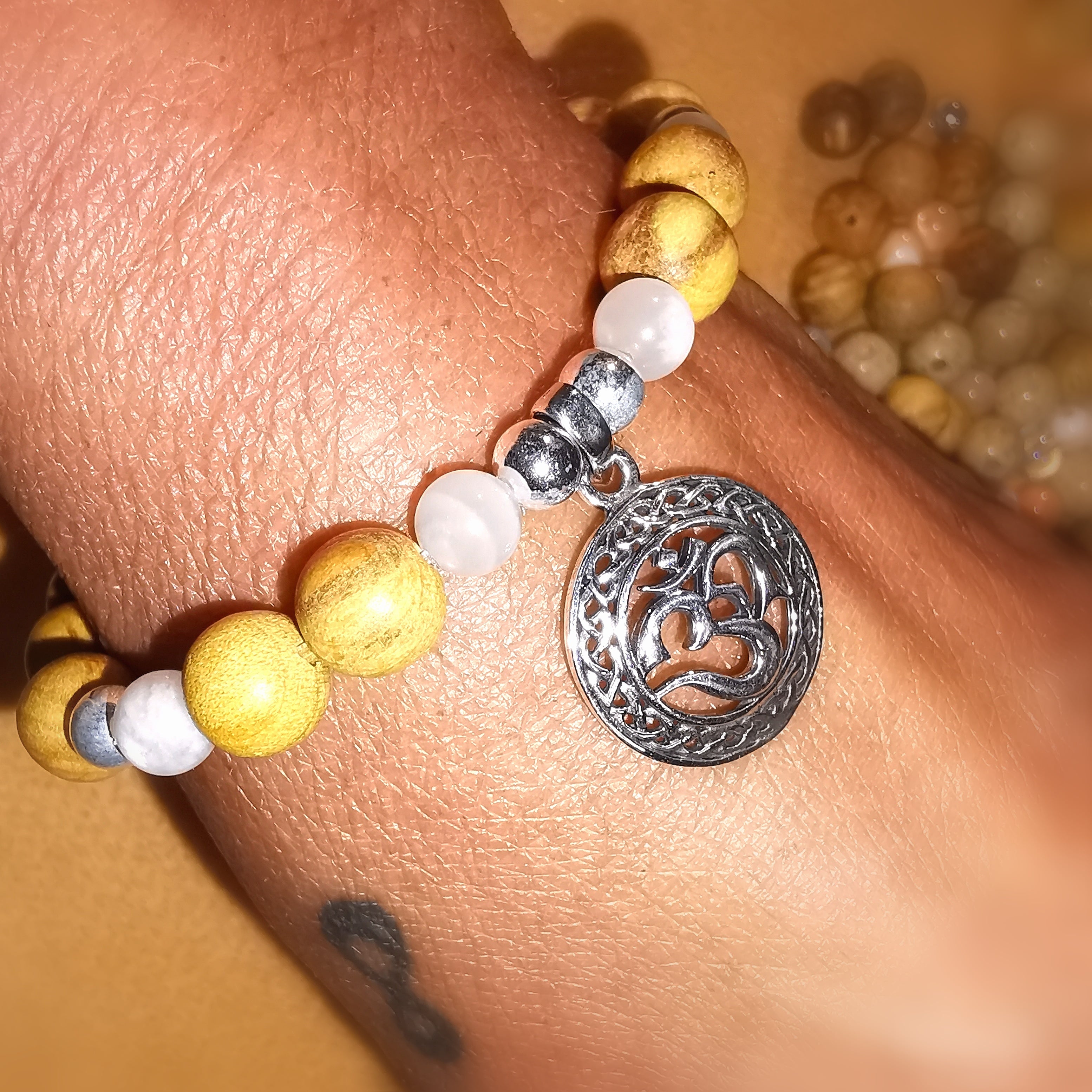 Palo Santo und Mondstein Edelstein Sterlingsilber Om Amulett Karma Armband - Intuition und Vertrauen
