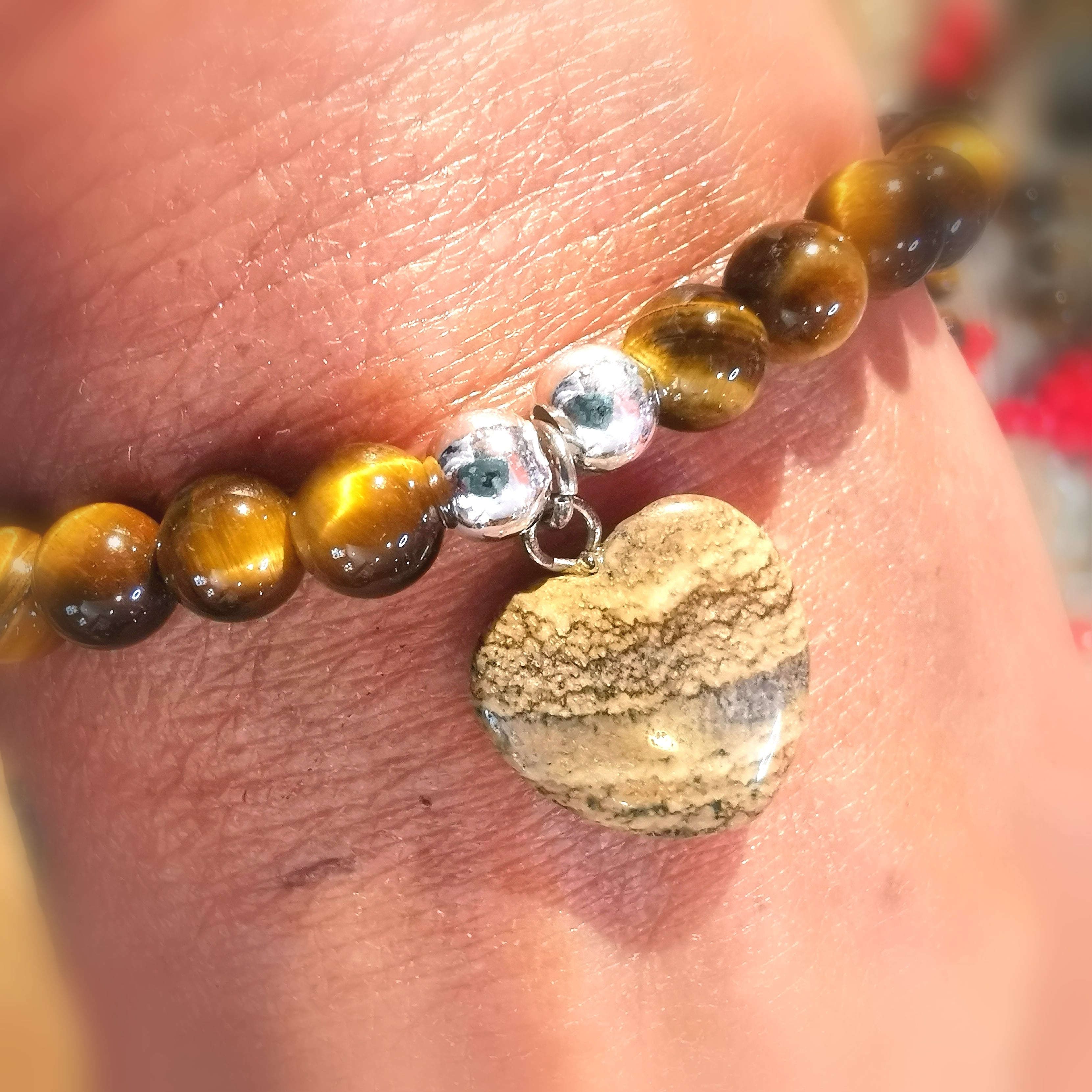 Herz Edelstein Karma Armband, Tigerauge braun, Heilstein Chakra wellness, Mut und Stärke