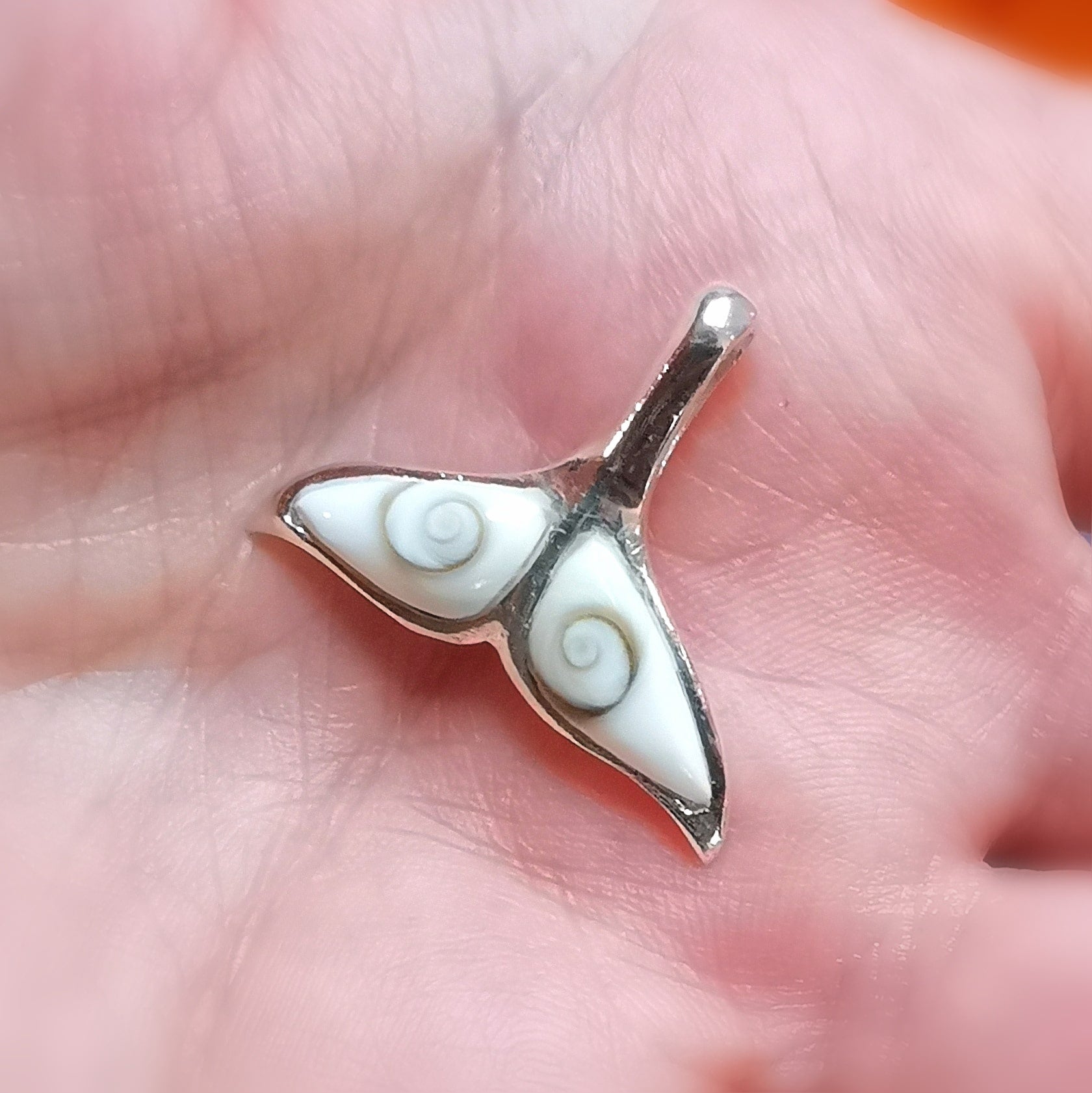 Walflosse Shiva Auge Muschel Sterlingsilber Anhänger, Karma Krafttier Wal, Freiheit geniessen