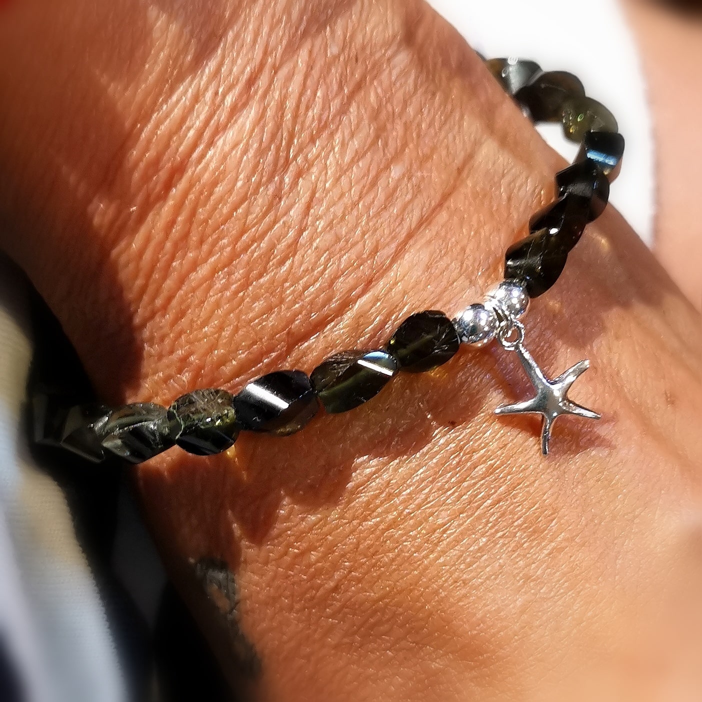 grüner Turmalin AA Qualität Freiform Edelstein Heilstein Seestern Karma Armband, geweiht - Kraft des Herzens