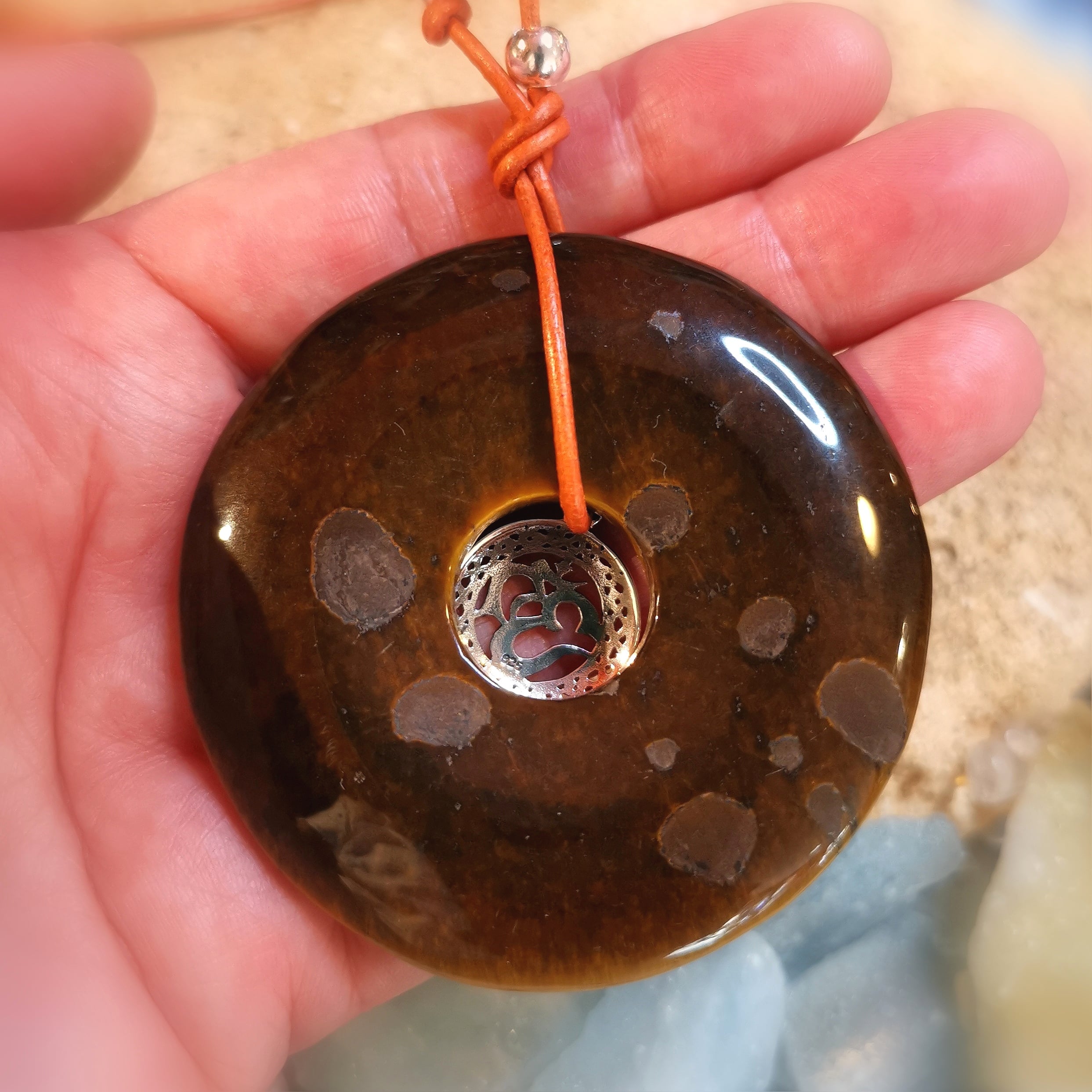 Lebenskreis Donut OM XXL Heilstein Edelstein Karma Kette, geweiht - Mut und Hingabe