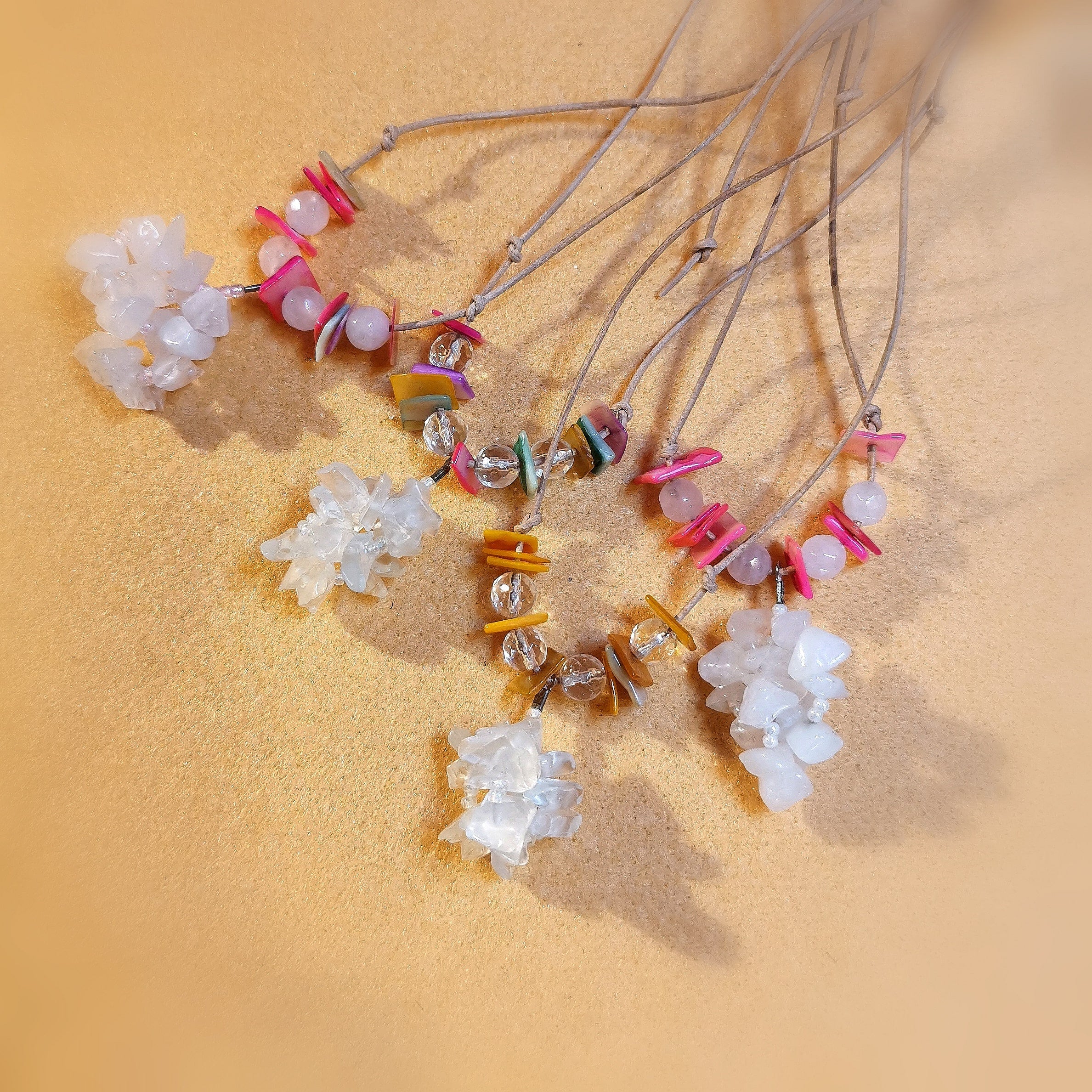 Rosenquarz Herzchakra Perlmutt Hippie Karma Kette, Heilsteine und Leder für Liebe und Harmonie