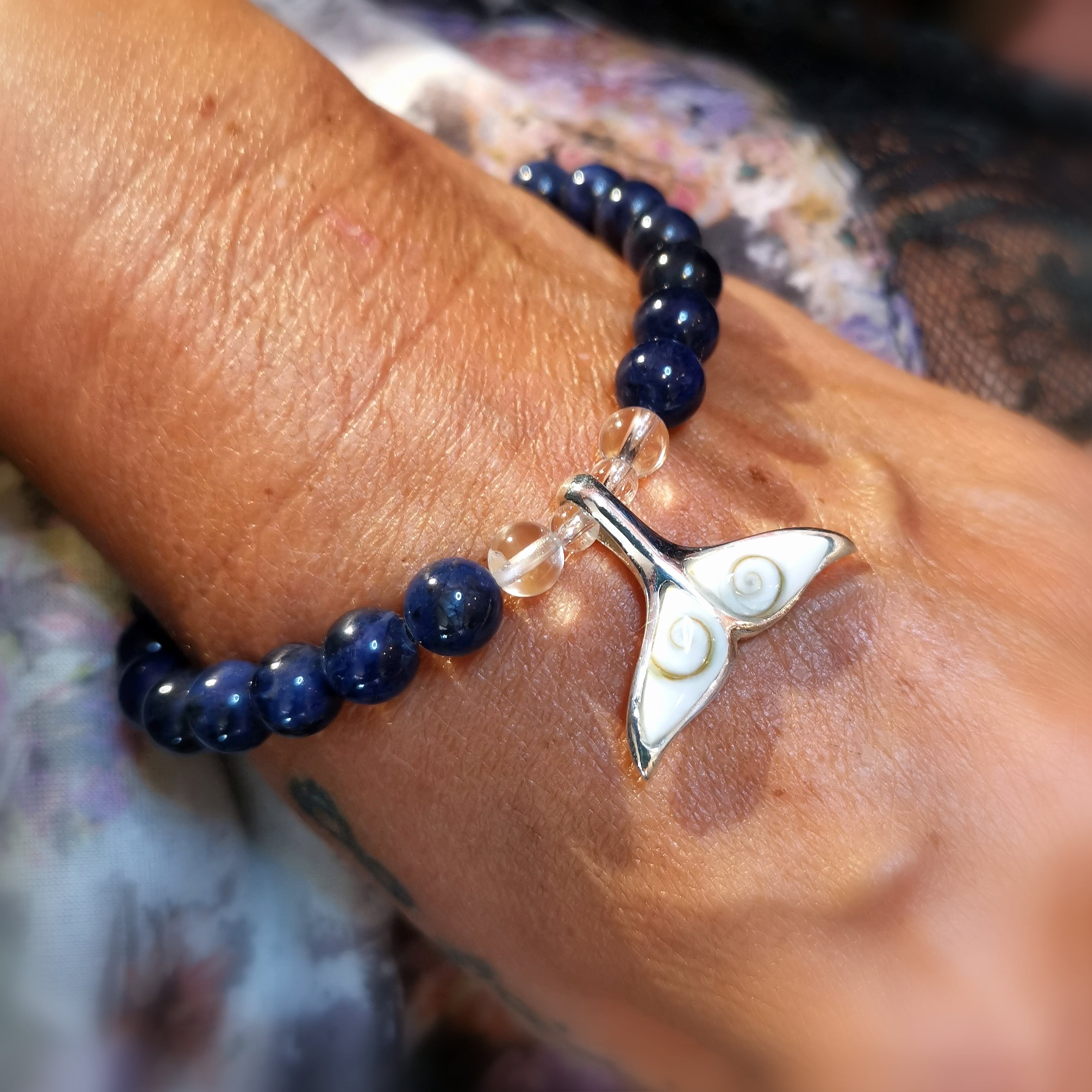 Sodalith Walflosse Shiva Muschel Heilstein Edelstein Karma Armband, geweiht - Mut und Vertrauen