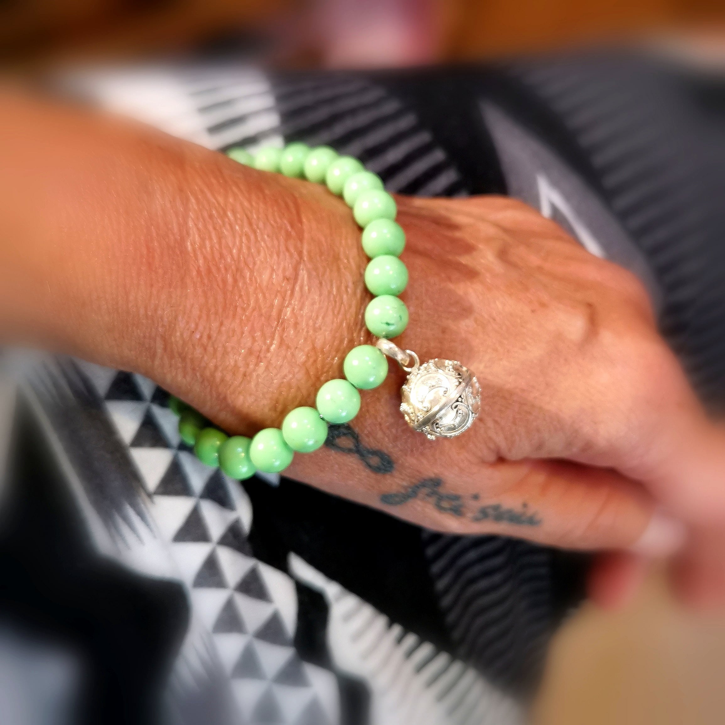 Engeslrufer grüner Magnesit Edelstein Energie Spirale Karma Armband, geweiht, Loslassen und neu Begreifen, Leichtigkeit