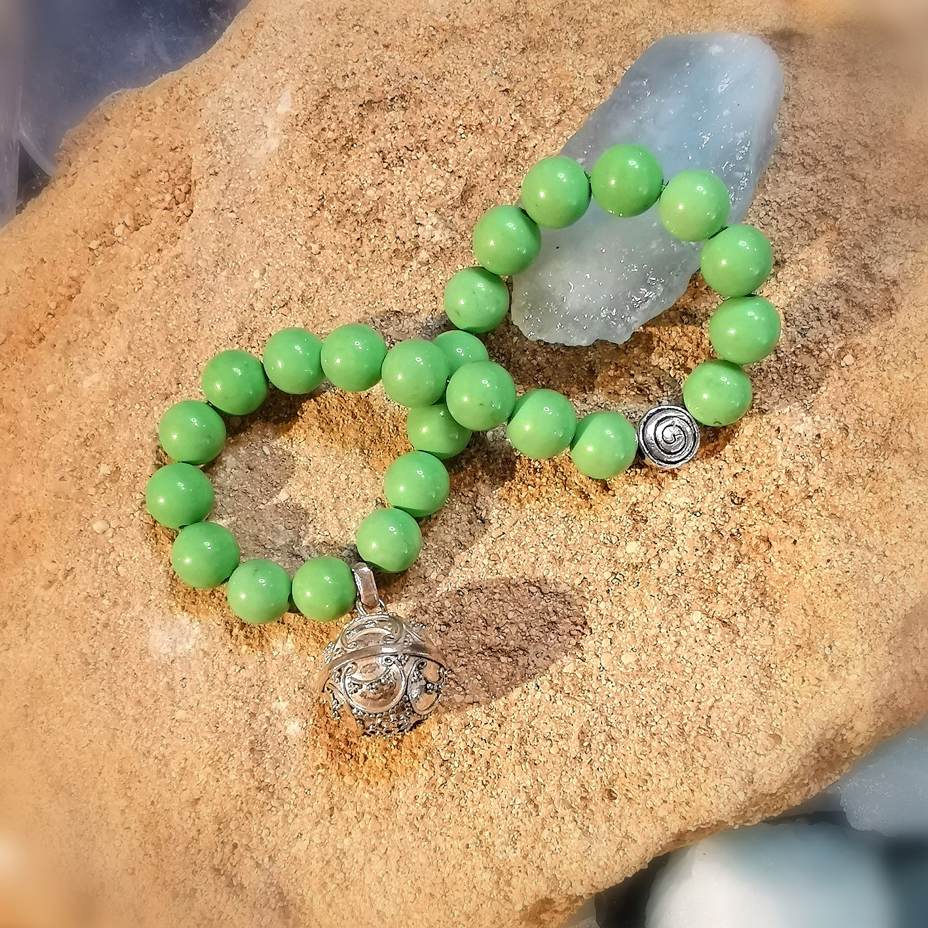 Engeslrufer grüner Magnesit Edelstein Energie Spirale Karma Armband, geweiht, Loslassen und neu Begreifen, Leichtigkeit