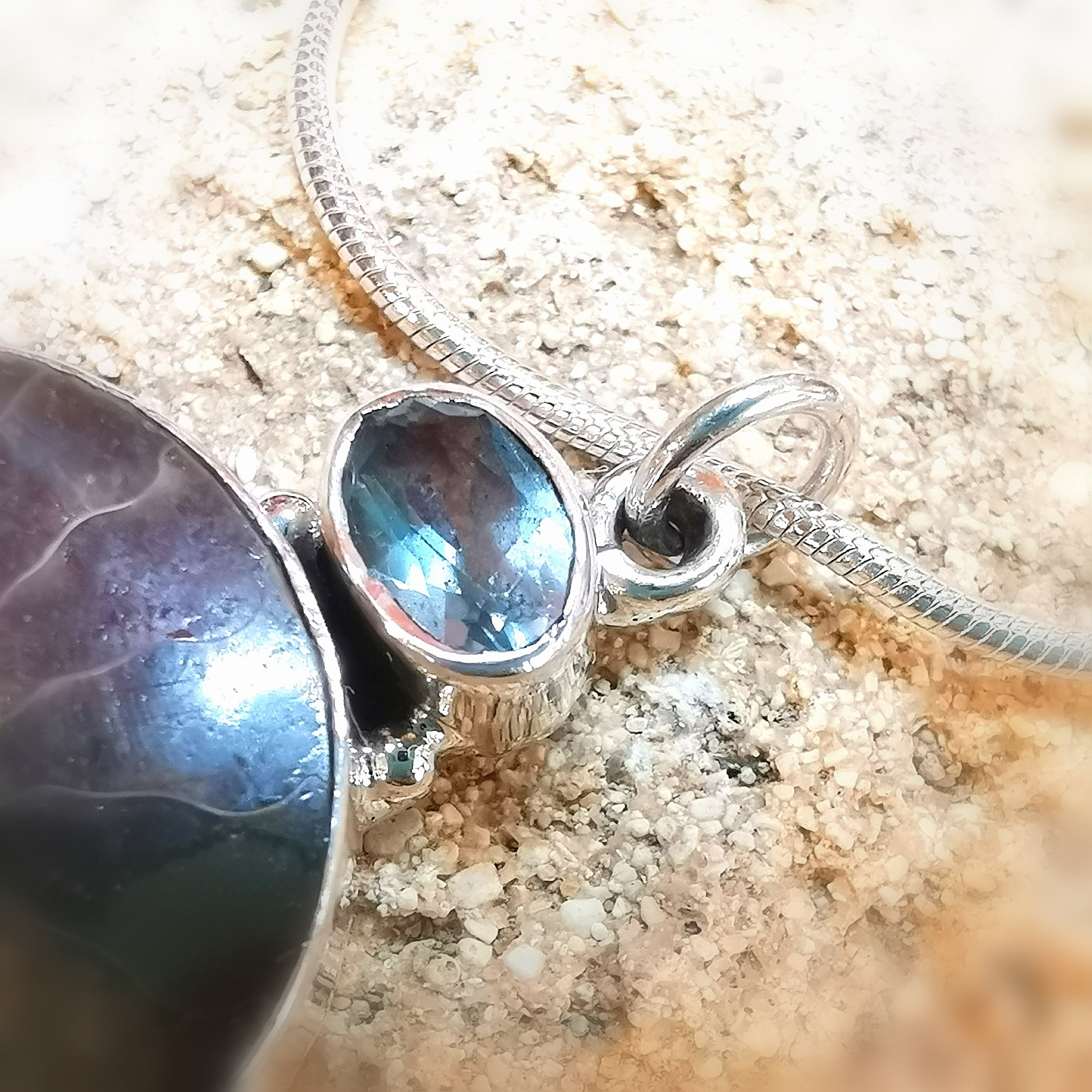 Ammonit Aquamarin, Fossil Edelstein Heilstein Kette 50 cm - Lebensmut und Lebensfreude