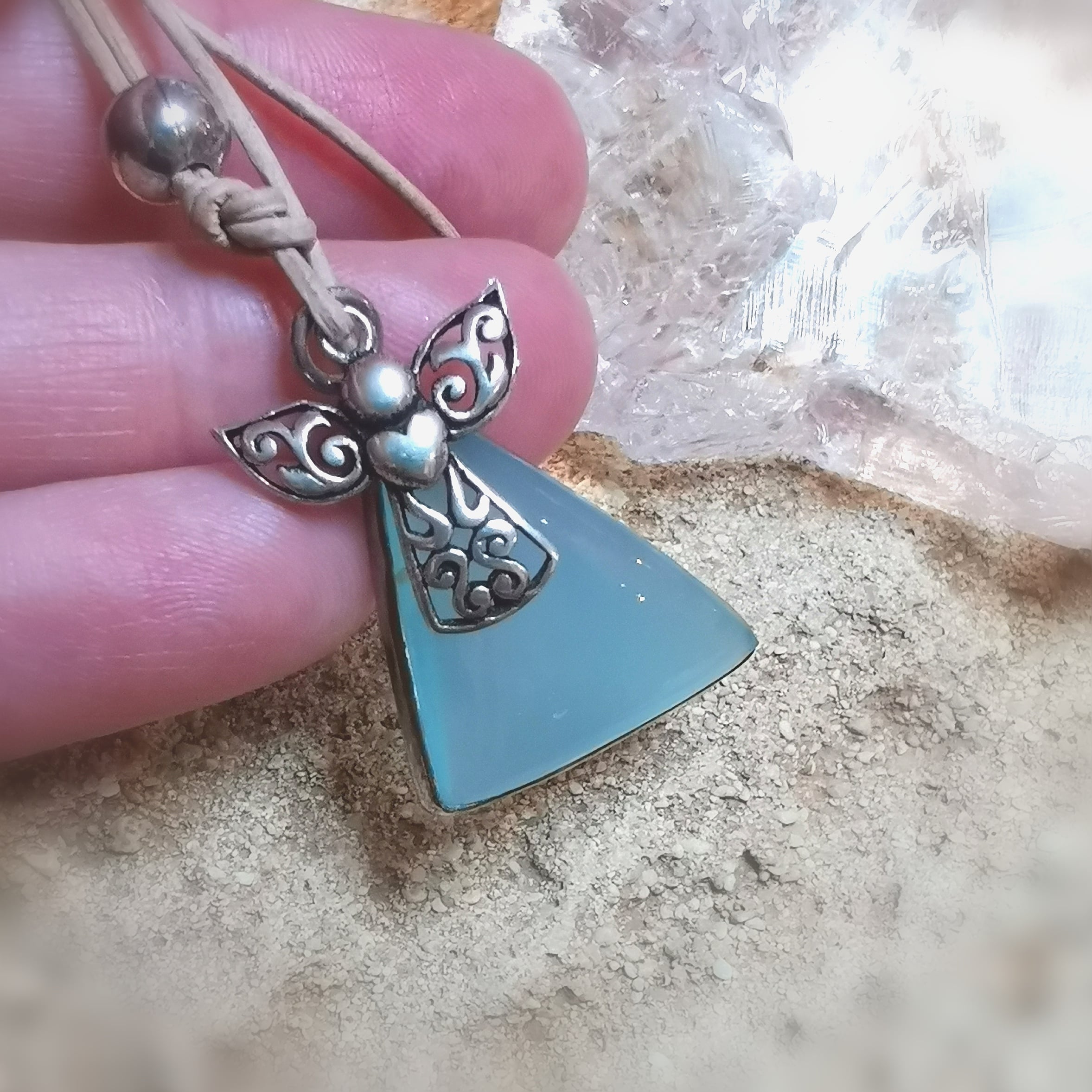 Schutzengel Achat Edelstein Heilstein Karma Kette an Leder, wasserblau - Leichtigkeit