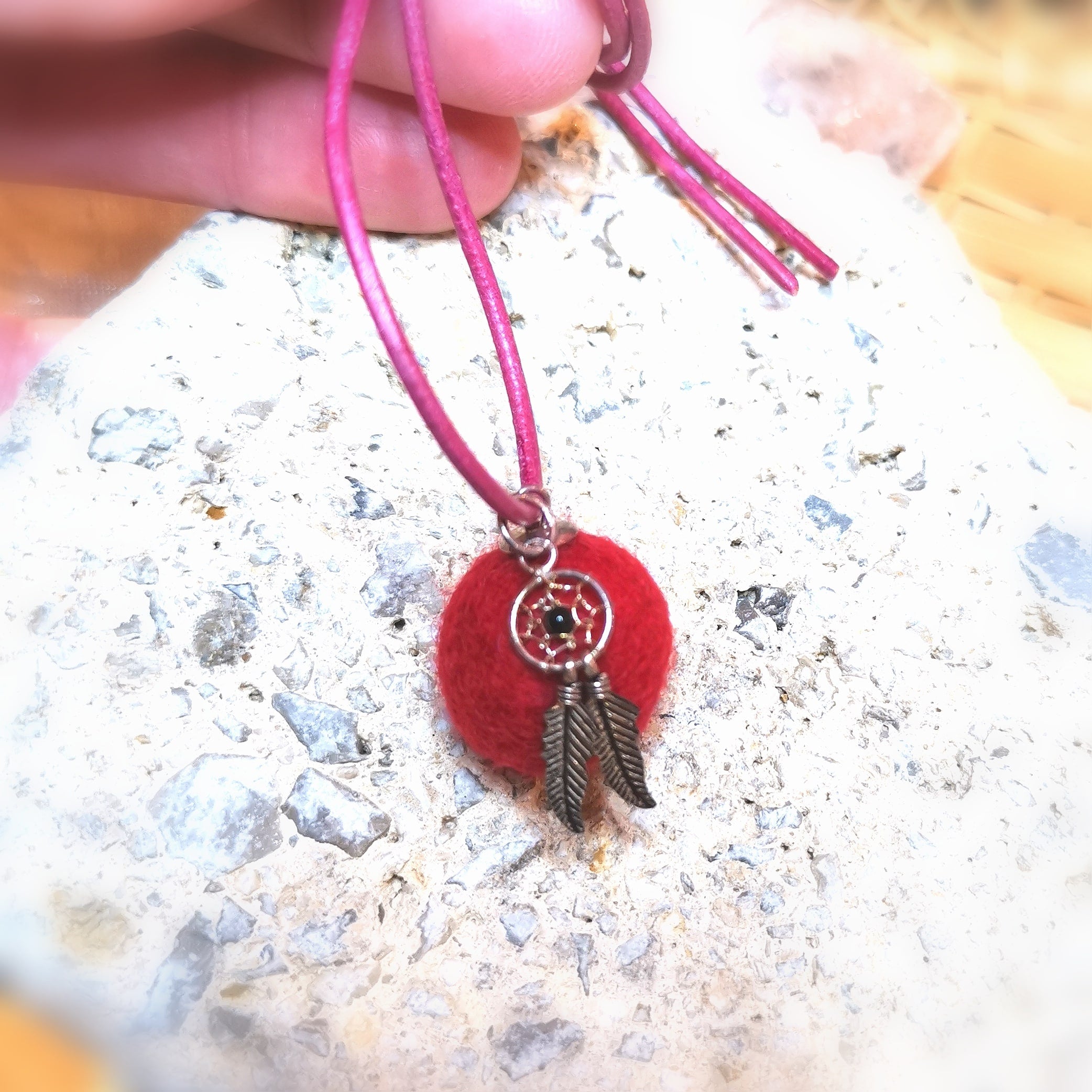 roter Filz Engelsrufer Klangkugel Kinder Karma Kette Rot mit Traumfänger, Kraft und Schutz