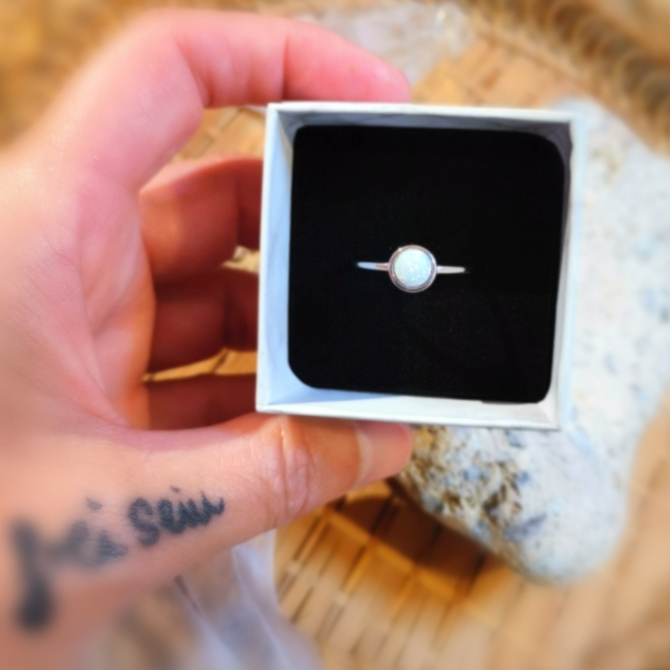 Opal Edelstein Heilstein Ring Sterlingsilber fein und klassisch, weiß - Seelentrost